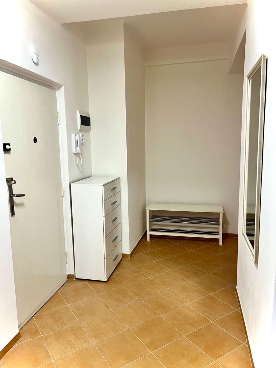 2 bedroom flat to rent, 56 m², Jeseniova, Prague, Prague 2 bedroom flat to rent, 56 m², Jeseniova, Prague, Prague