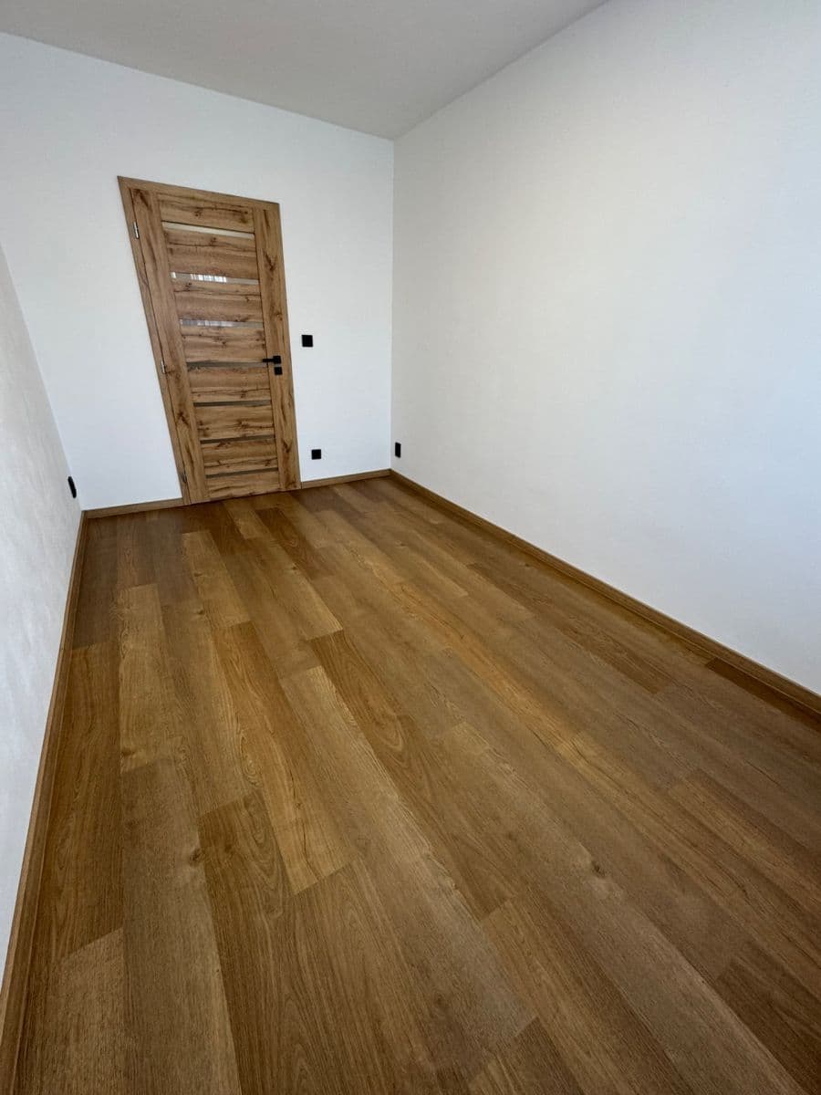 1 bedroom with open-plan kitchen flat to rent, 49 m², Rozmarýnová, Most, Ústecký Region 1 bedroom with open-plan kitchen flat to rent, 49 m², Rozmarýnová, Most, Ústecký Region