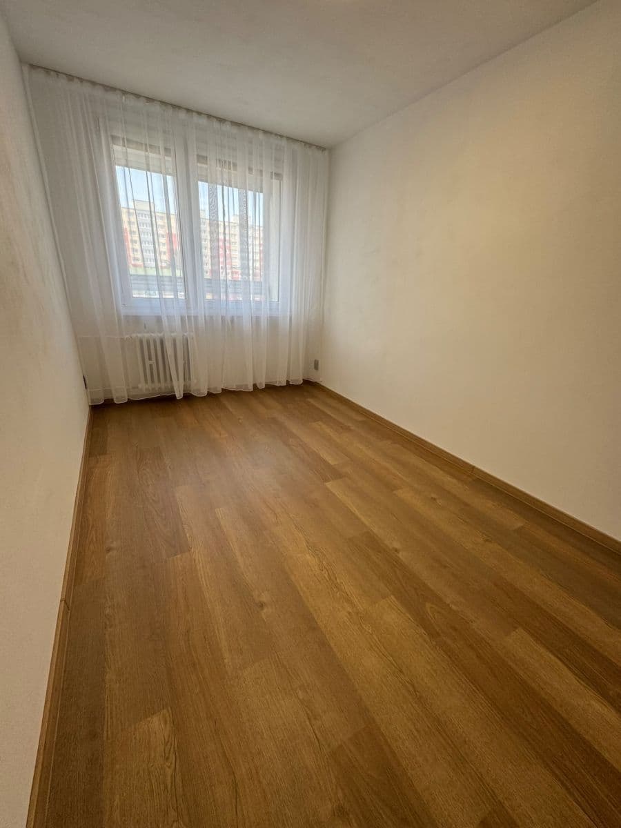 1 bedroom with open-plan kitchen flat to rent, 49 m², Rozmarýnová, Most, Ústecký Region 1 bedroom with open-plan kitchen flat to rent, 49 m², Rozmarýnová, Most, Ústecký Region