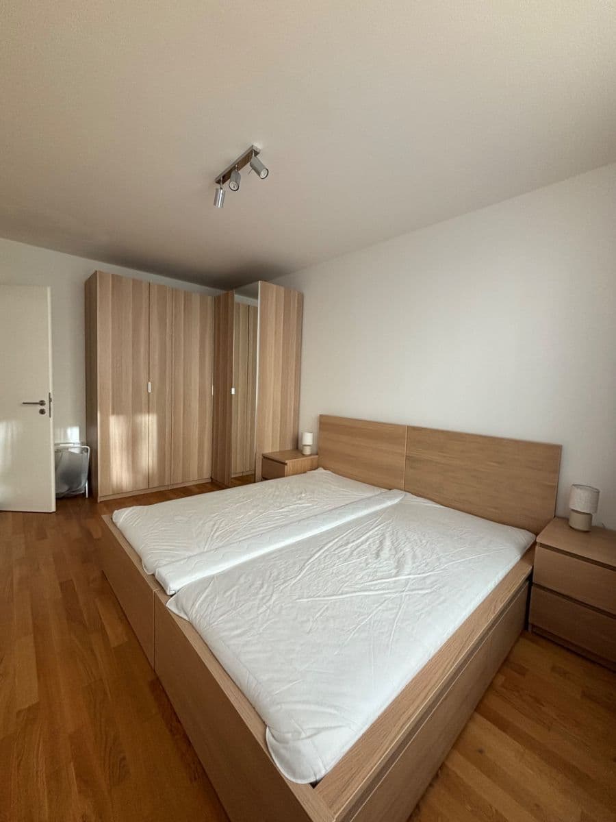 2 bedroom with open-plan kitchen flat to rent, 71 m², Krásova, Prague, Prague 2 bedroom with open-plan kitchen flat to rent, 71 m², Krásova, Prague, Prague