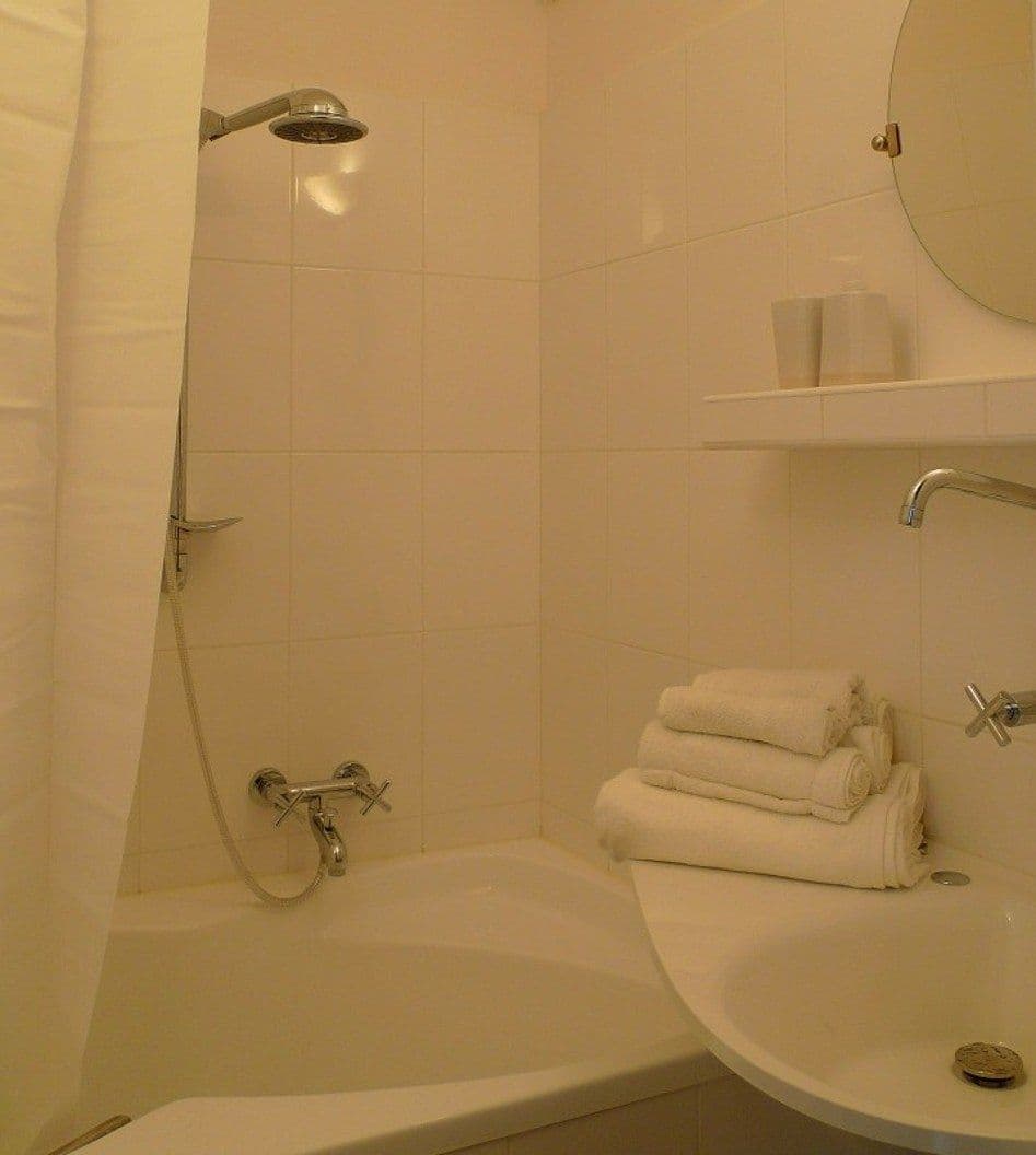 3 bedroom flat to rent, 77 m², Hájenská, Prague, Prague 3 bedroom flat to rent, 77 m², Hájenská, Prague, Prague