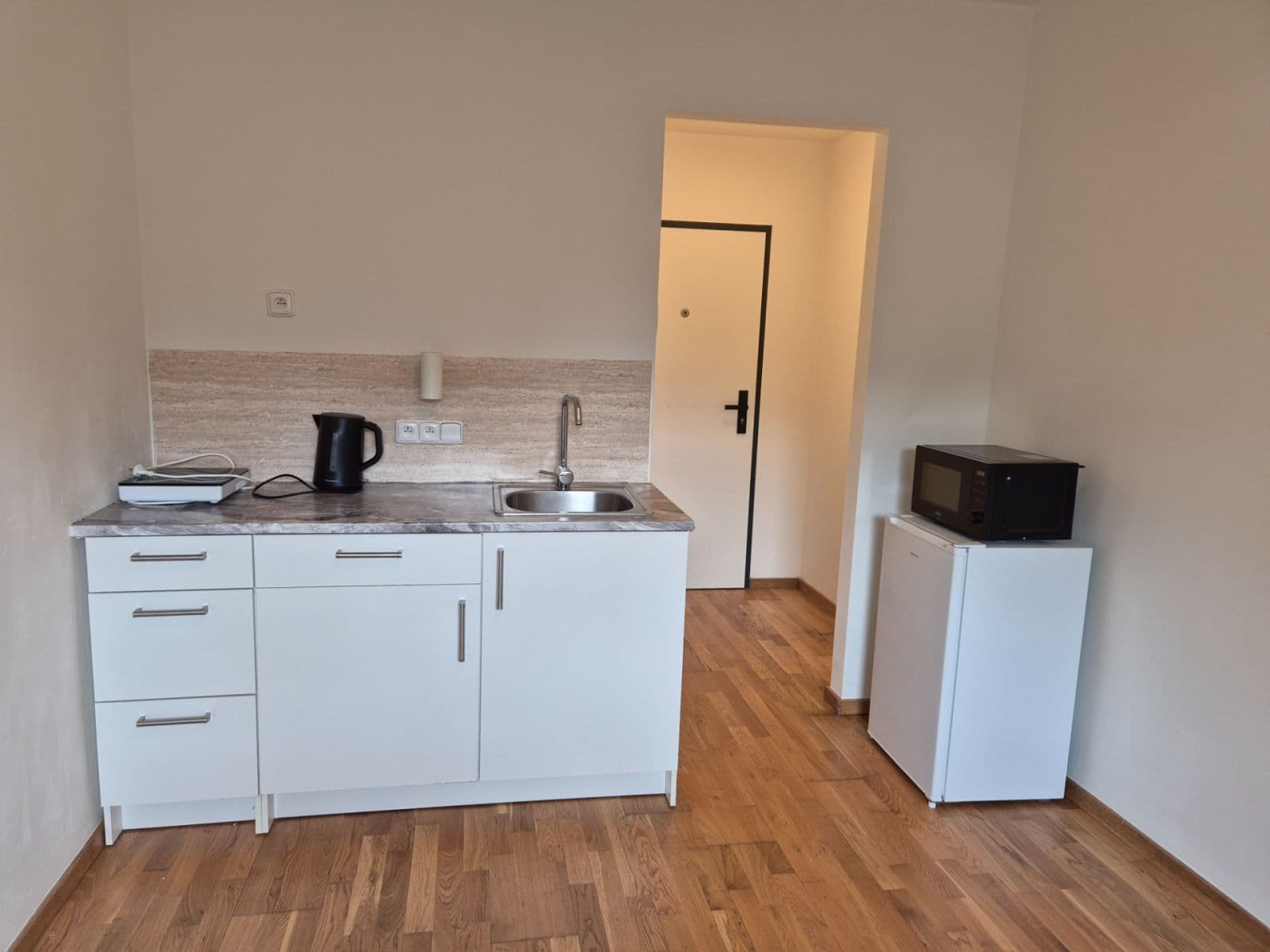 Studio flat to rent, 17 m², U Lidového domu, Prague, Prague Studio flat to rent, 17 m², U Lidového domu, Prague, Prague