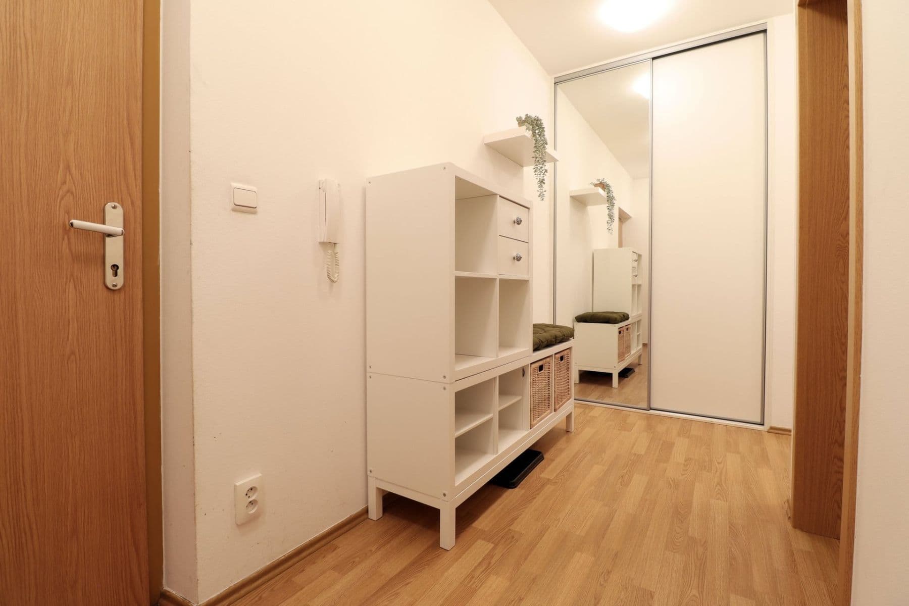 1 bedroom with open-plan kitchen flat to rent, 61 m², Přeučilova, Prague, Prague 1 bedroom with open-plan kitchen flat to rent, 61 m², Přeučilova, Prague, Prague