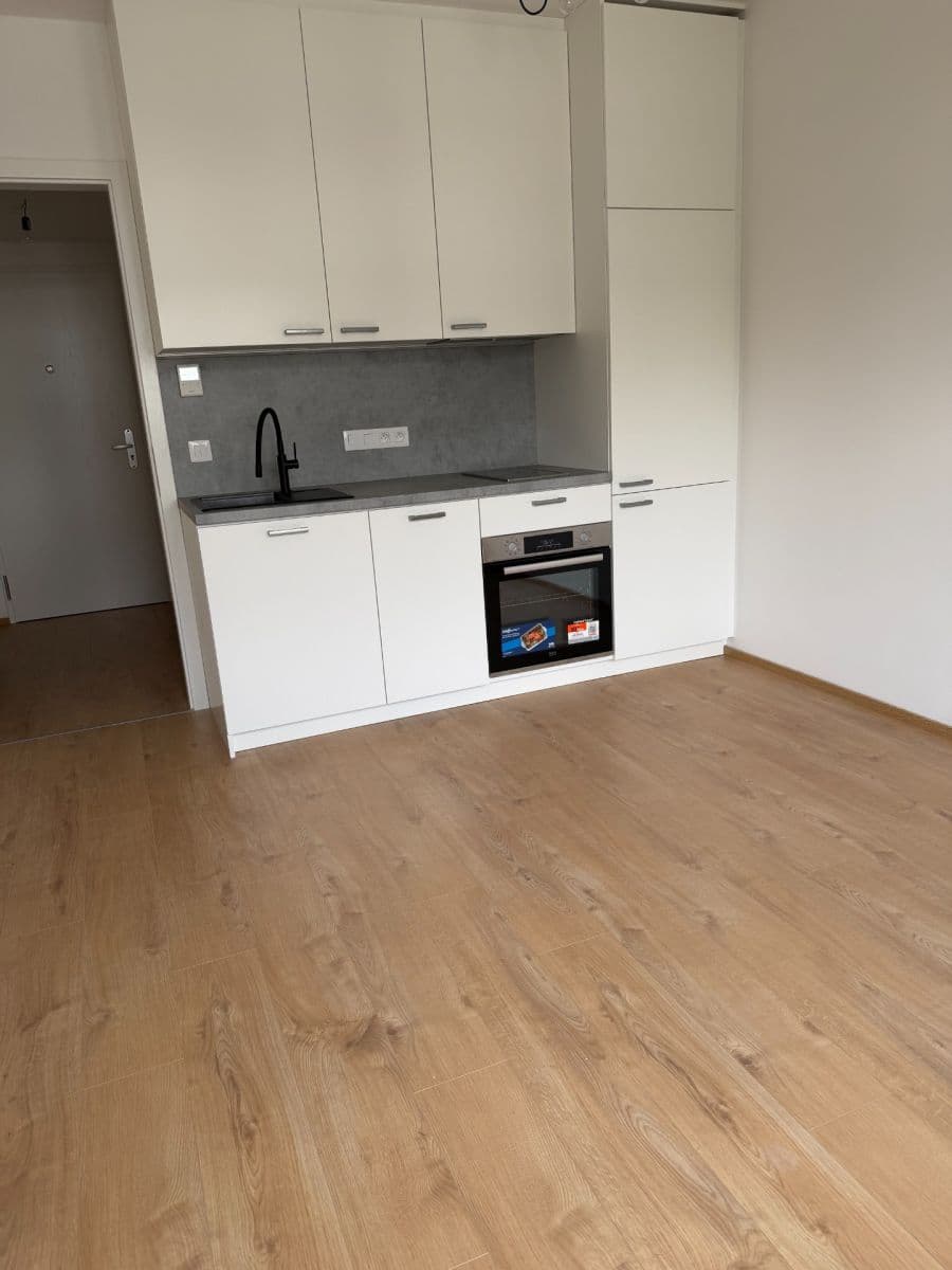 Studio flat to rent, 28 m², Blažimská, Prague, Prague Studio flat to rent, 28 m², Blažimská, Prague, Prague