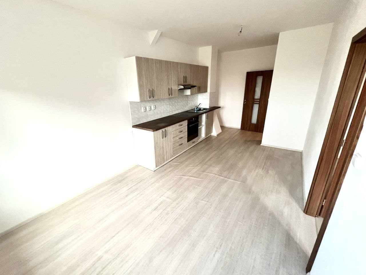 2 bedroom with open-plan kitchen flat to rent, 65 m², Revoluční, Plzeň, Plzeňský Region 2 bedroom with open-plan kitchen flat to rent, 65 m², Revoluční, Plzeň, Plzeňský Region