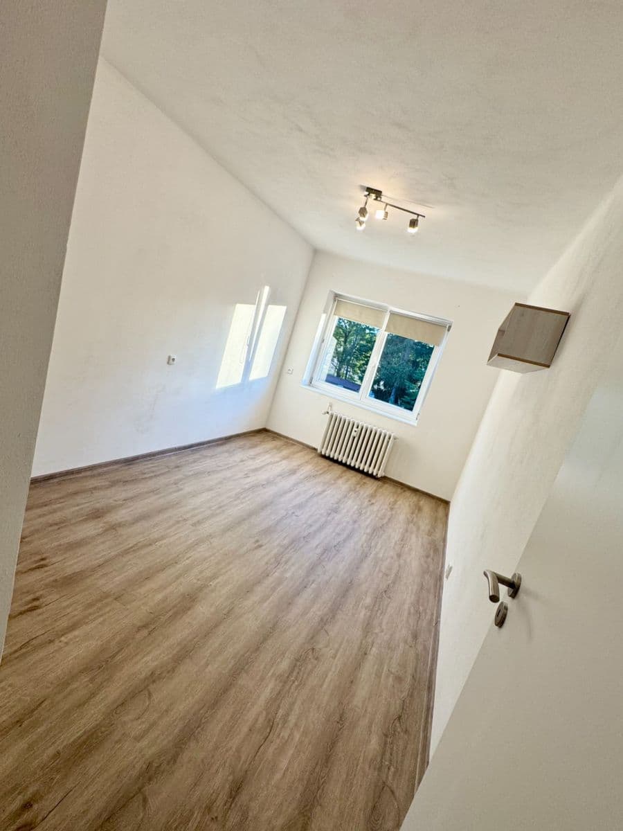 4 bedroom flat to rent, 80 m², Obora, Vlašim, Středočeský Region 4 bedroom flat to rent, 80 m², Obora, Vlašim, Středočeský Region