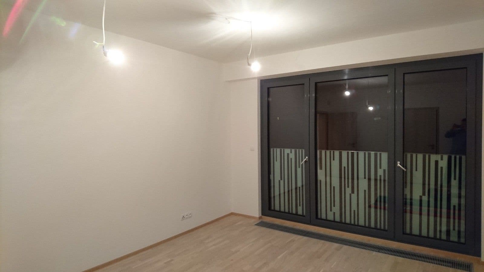 2 bedroom with open-plan kitchen flat to rent, 101 m², Olšanská, Prague, Prague 2 bedroom with open-plan kitchen flat to rent, 101 m², Olšanská, Prague, Prague