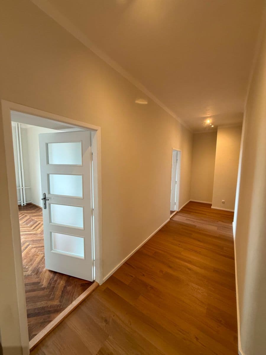 2 bedroom with open-plan kitchen flat to rent, 75 m², V Horní Stromce, Prague, Prague 2 bedroom with open-plan kitchen flat to rent, 75 m², V Horní Stromce, Prague, Prague