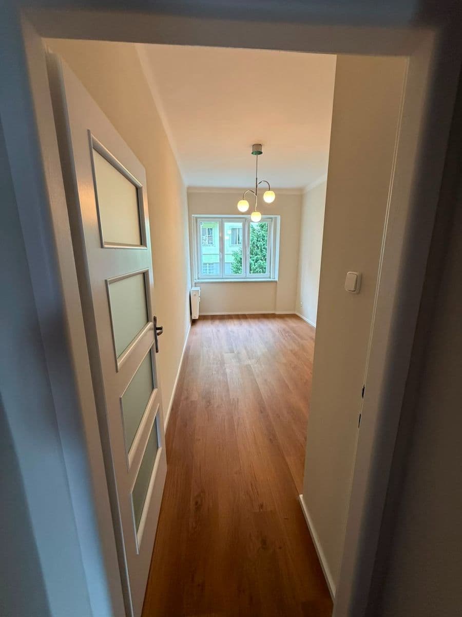 2 bedroom with open-plan kitchen flat to rent, 75 m², V Horní Stromce, Prague, Prague 2 bedroom with open-plan kitchen flat to rent, 75 m², V Horní Stromce, Prague, Prague
