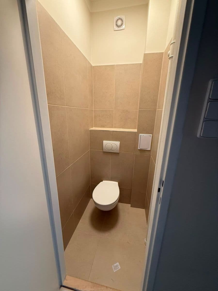 2 bedroom with open-plan kitchen flat to rent, 75 m², V Horní Stromce, Prague, Prague 2 bedroom with open-plan kitchen flat to rent, 75 m², V Horní Stromce, Prague, Prague