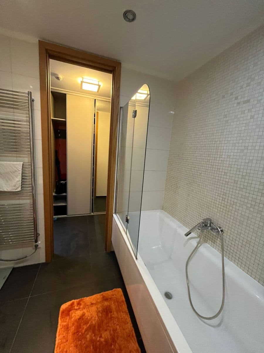 Studio flat to rent, 45 m², Uruguayská, Prague, Prague Studio flat to rent, 45 m², Uruguayská, Prague, Prague