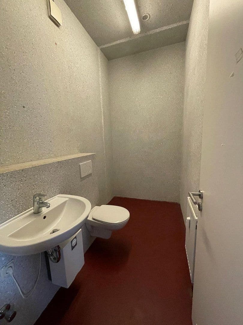 non-residential property to rent, 544 m², Knappenstraße 80, Oberhausen, North Rhine-Westphalia non-residential property to rent, 544 m², Knappenstraße 80, Oberhausen, North Rhine-Westphalia