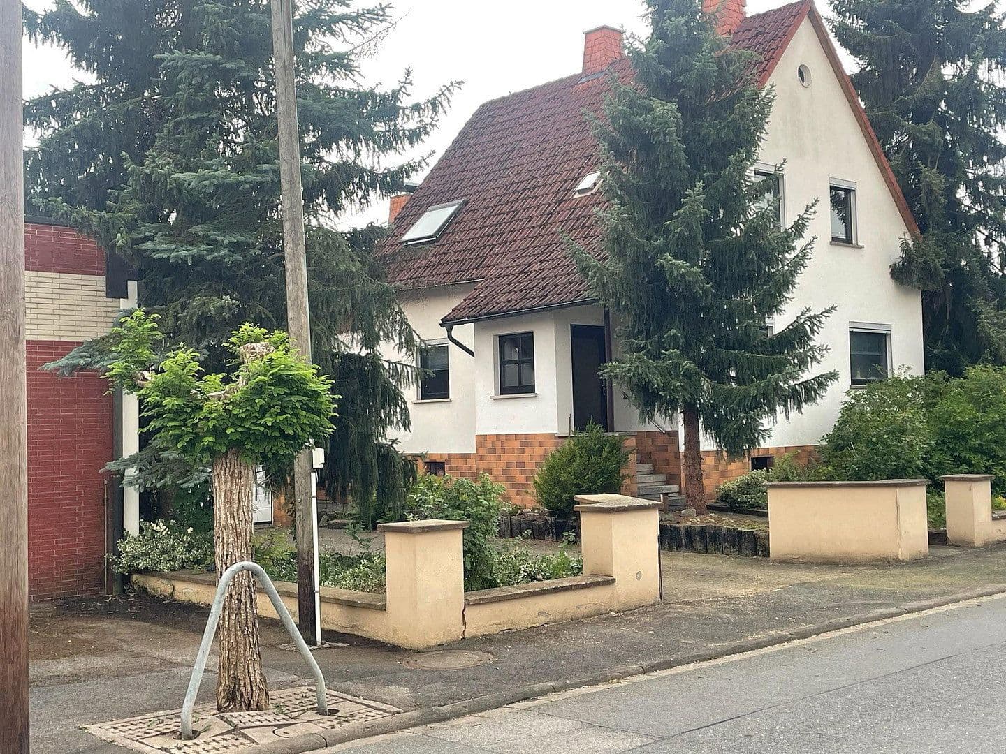 house for sale, 244 m², Allee 18, Neustadt bei Coburg, Bavaria house for sale, 244 m², Allee 18, Neustadt bei Coburg, Bavaria