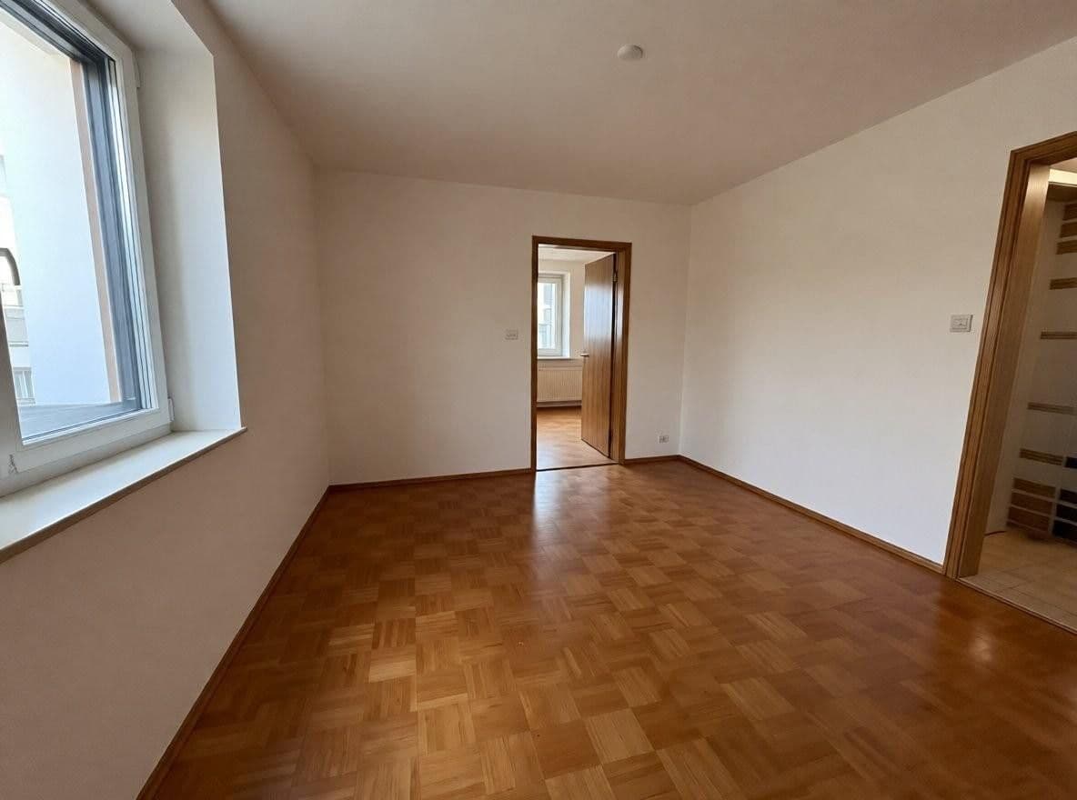 3 bedroom with open-plan kitchen flat for sale, 110 m², Goethestraße 10, Dettingen unter Teck, Baden-Württemberg 3 bedroom with open-plan kitchen flat for sale, 110 m², Goethestraße 10, Dettingen unter Teck, Baden-Württemberg