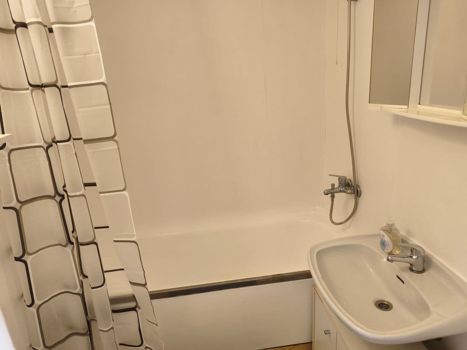 1 bedroom flat to rent, 41 m², Tunelářů, Prague, Prague 1 bedroom flat to rent, 41 m², Tunelářů, Prague, Prague