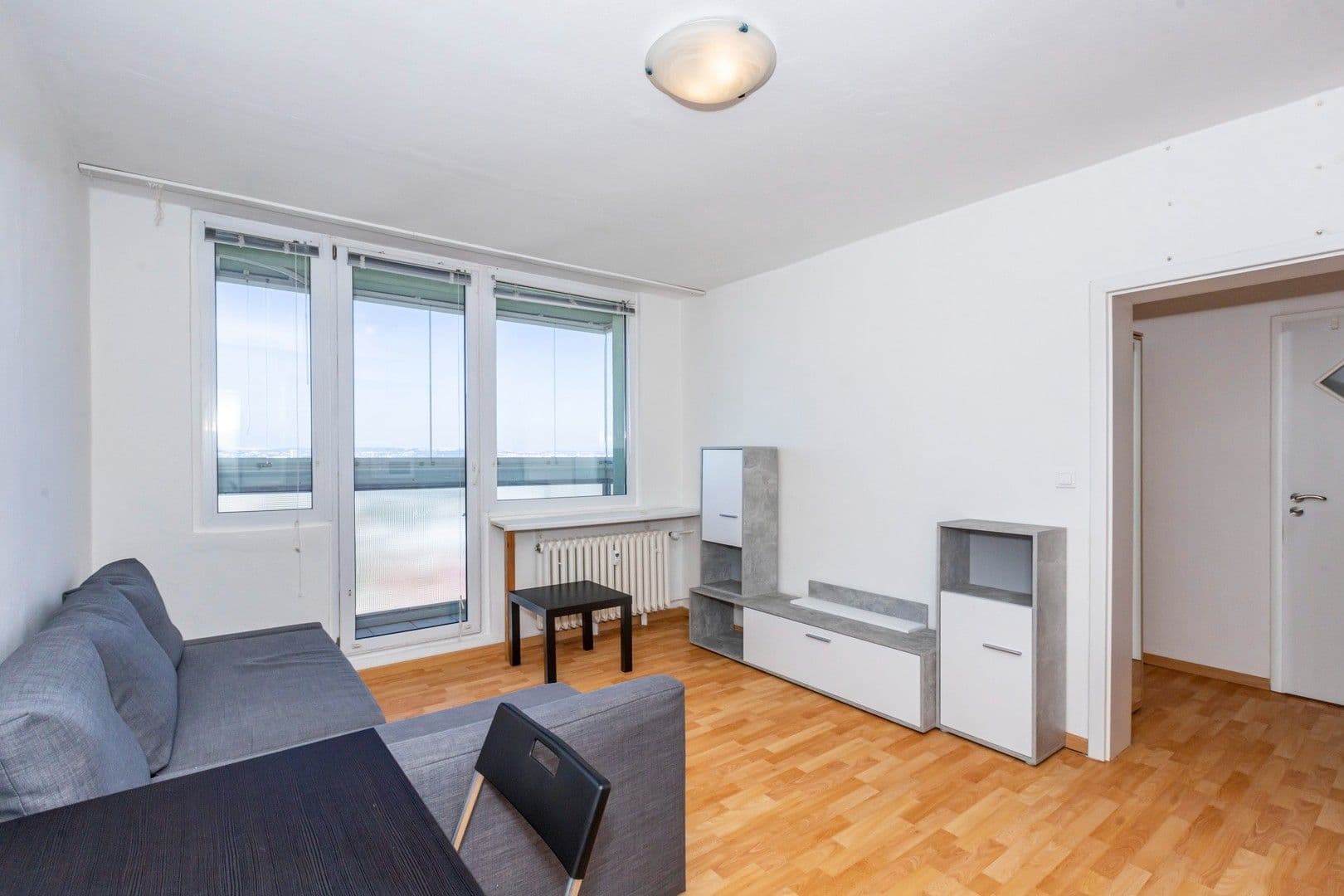 1 bedroom with open-plan kitchen flat to rent, 32 m², Jabloňová, Prague, Prague 1 bedroom with open-plan kitchen flat to rent, 32 m², Jabloňová, Prague, Prague