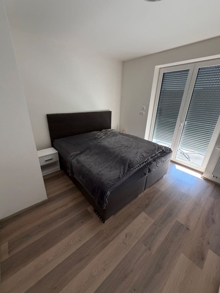 1 bedroom with open-plan kitchen flat to rent, 52 m², Zborovská, Jince, Středočeský Region 1 bedroom with open-plan kitchen flat to rent, 52 m², Zborovská, Jince, Středočeský Region