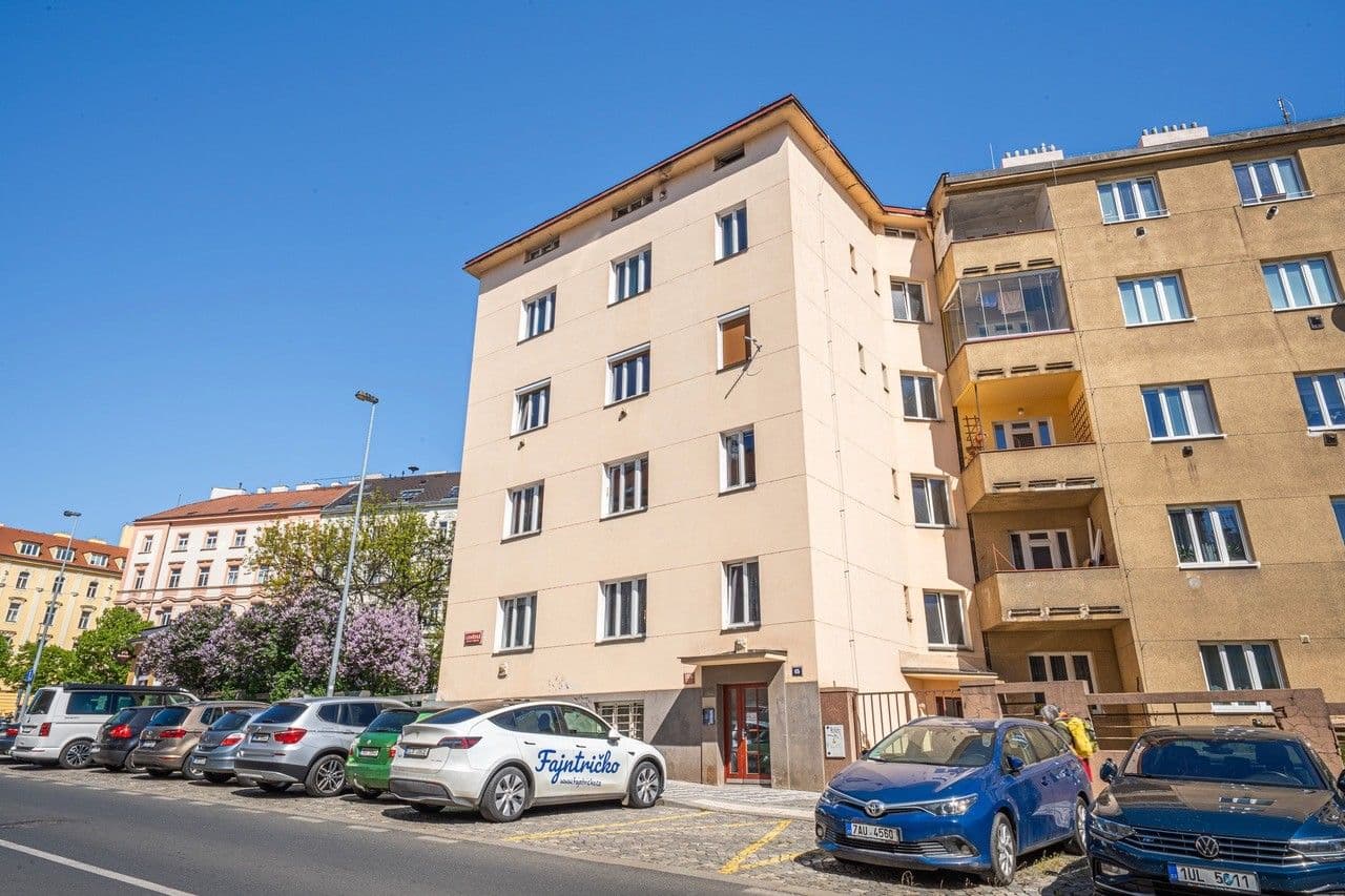 1 bedroom with open-plan kitchen flat to rent, 46 m², Kodaňská, Prague, Prague 1 bedroom with open-plan kitchen flat to rent, 46 m², Kodaňská, Prague, Prague
