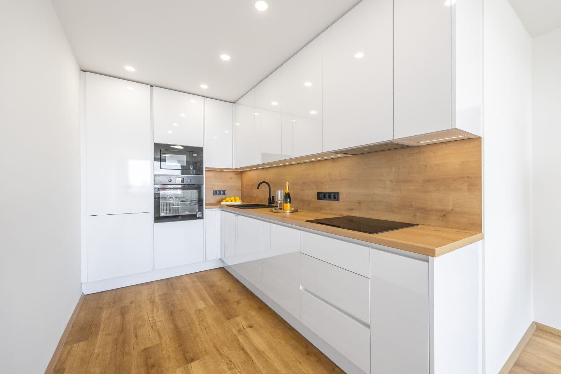 2 bedroom with open-plan kitchen flat for sale, 69 m², Rezlerova, Prague, Prague 2 bedroom with open-plan kitchen flat for sale, 69 m², Rezlerova, Prague, Prague