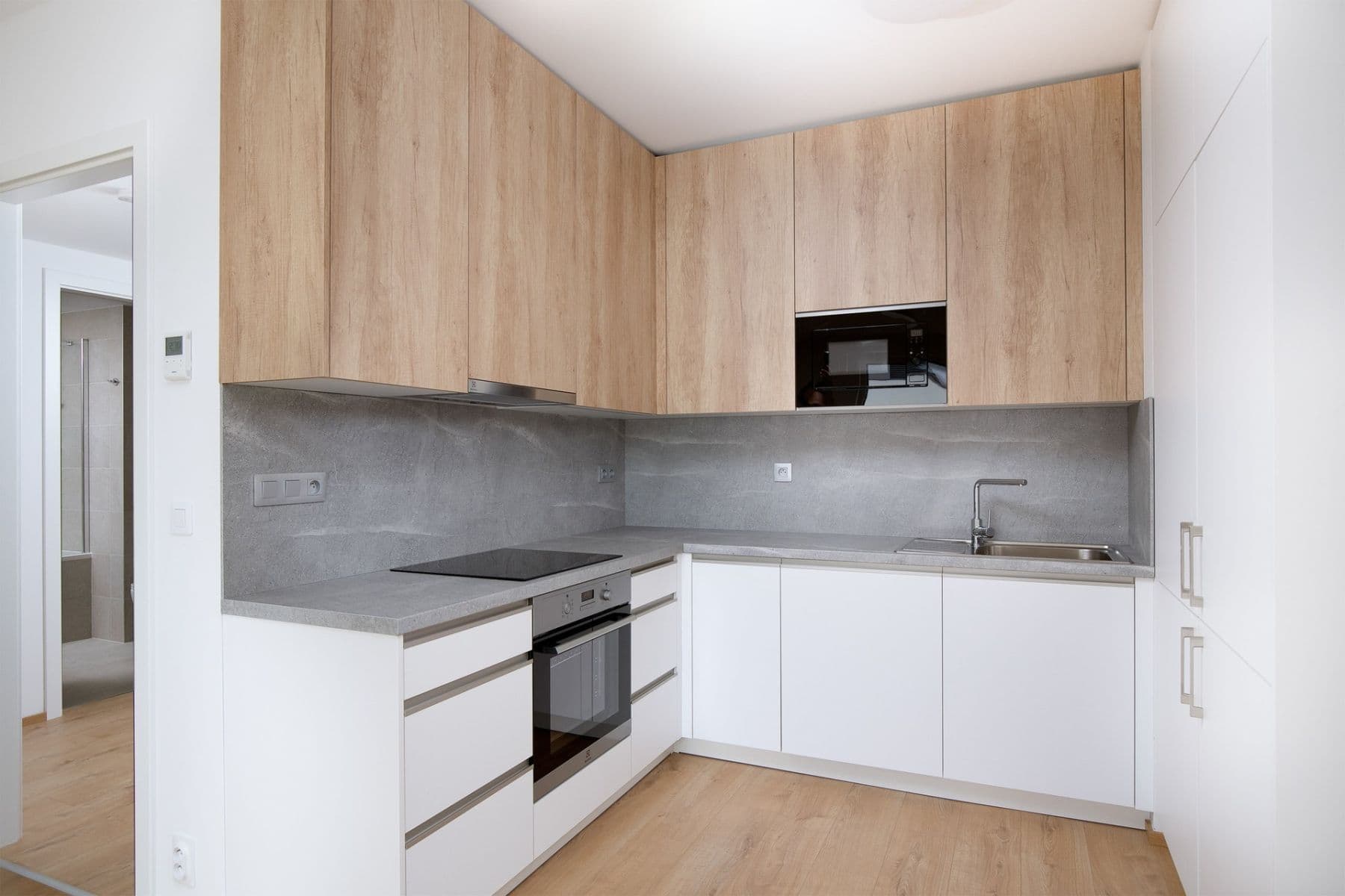 1 bedroom with open-plan kitchen flat to rent, 56 m², Nebřenická, Prague, Prague 1 bedroom with open-plan kitchen flat to rent, 56 m², Nebřenická, Prague, Prague