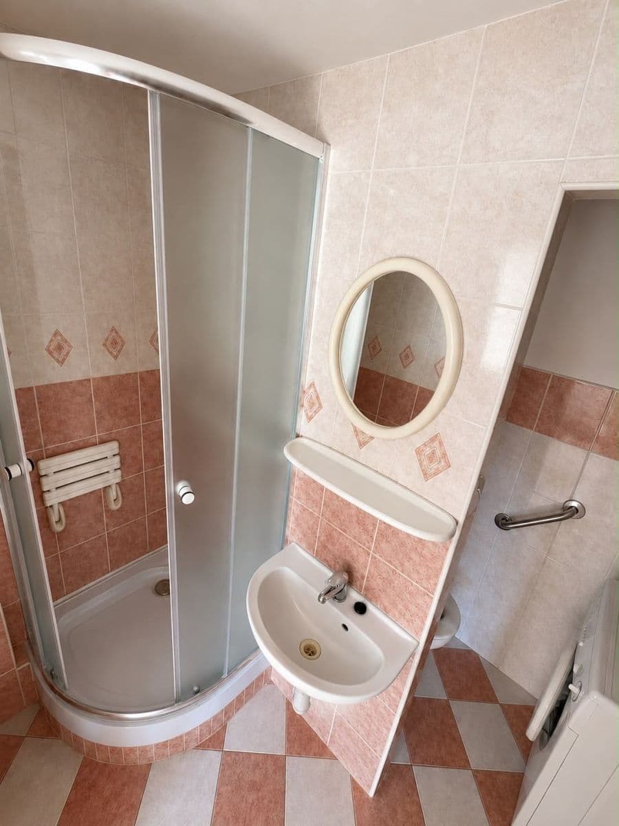 2 bedroom with open-plan kitchen flat for sale, 50 m², Evropská, Prague, Prague 2 bedroom with open-plan kitchen flat for sale, 50 m², Evropská, Prague, Prague