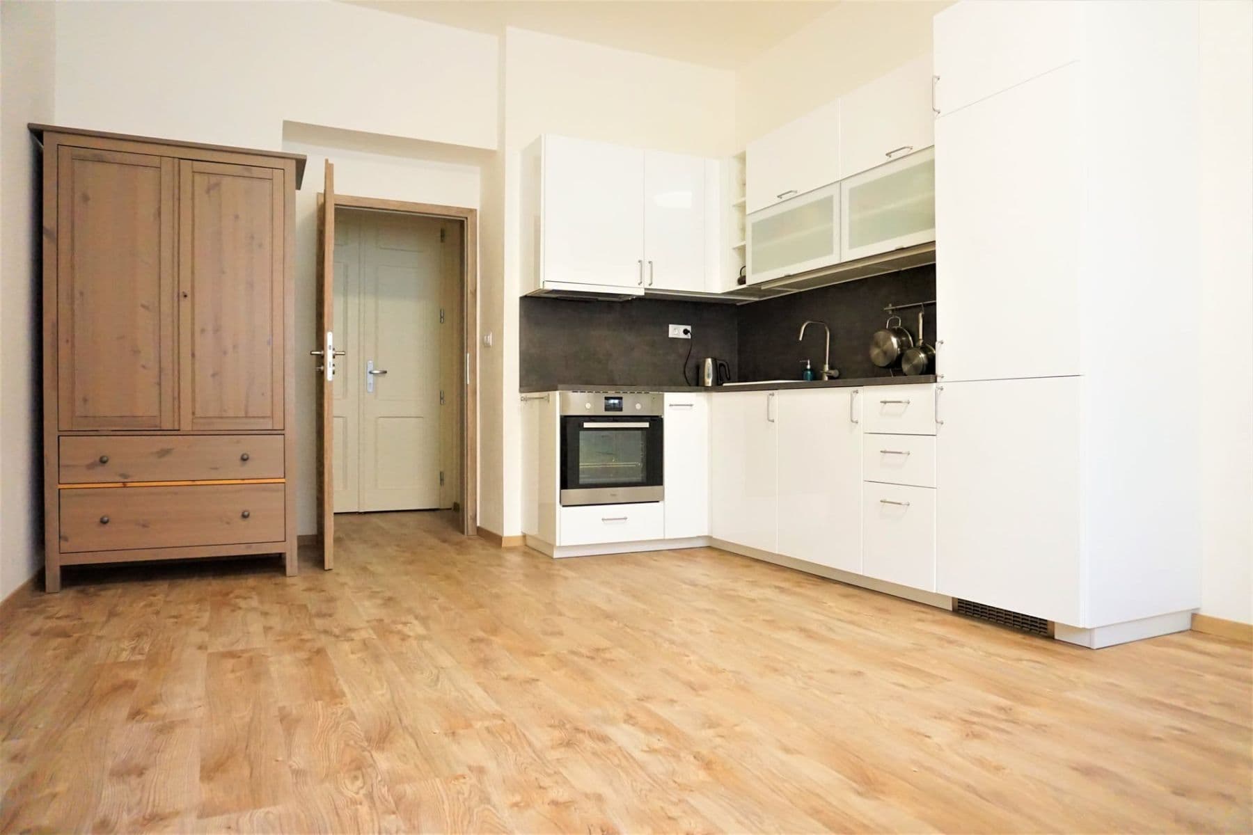 Studio flat to rent, 29 m², Na spojce, Prague, Prague Studio flat to rent, 29 m², Na spojce, Prague, Prague