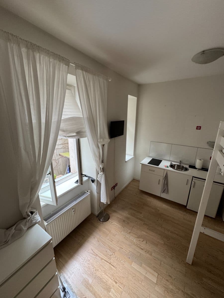 Studio flat to rent, 22 m², Bořivojova, Prague, Prague Studio flat to rent, 22 m², Bořivojova, Prague, Prague
