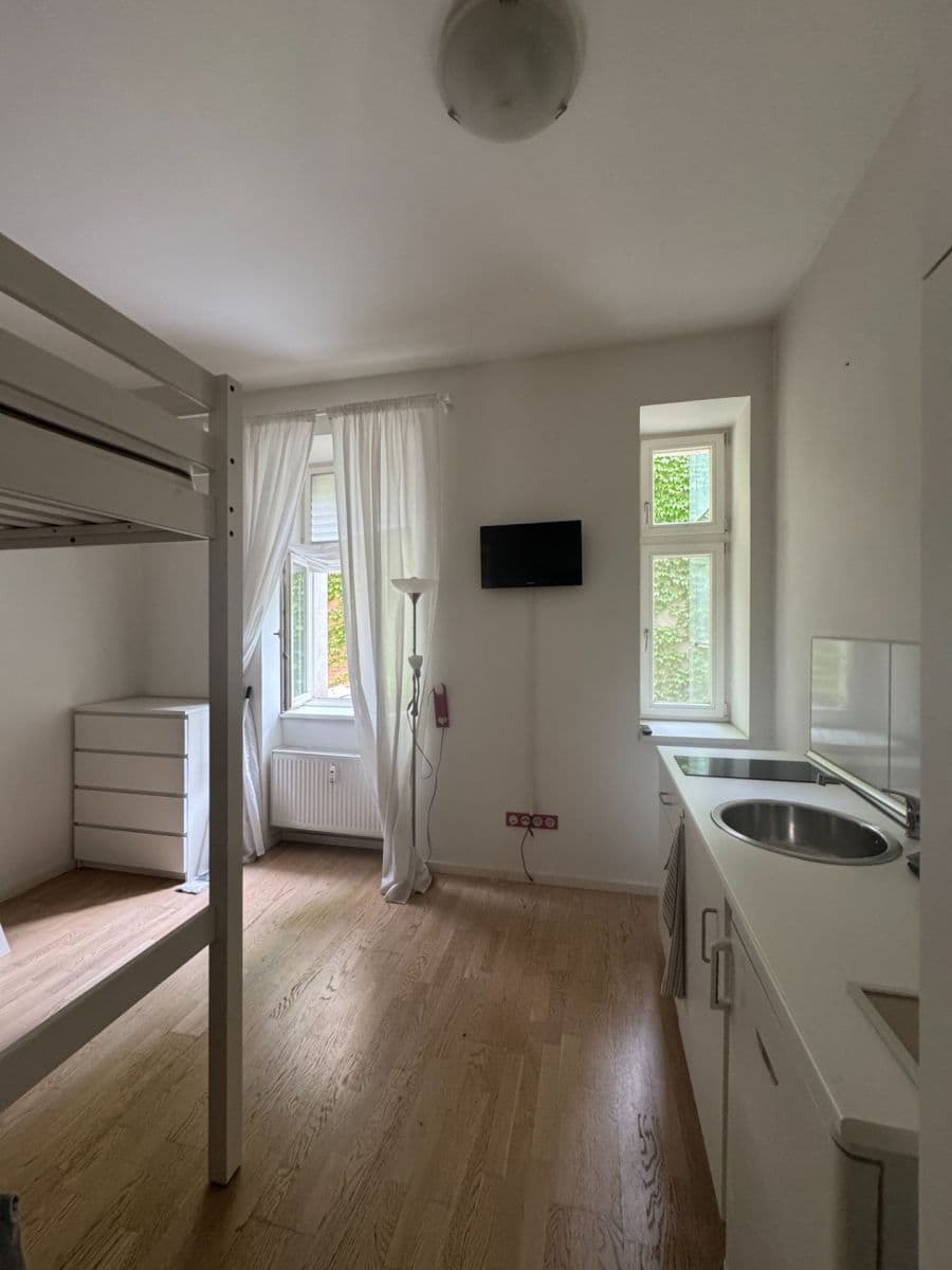 Studio flat to rent, 22 m², Bořivojova, Prague, Prague Studio flat to rent, 22 m², Bořivojova, Prague, Prague