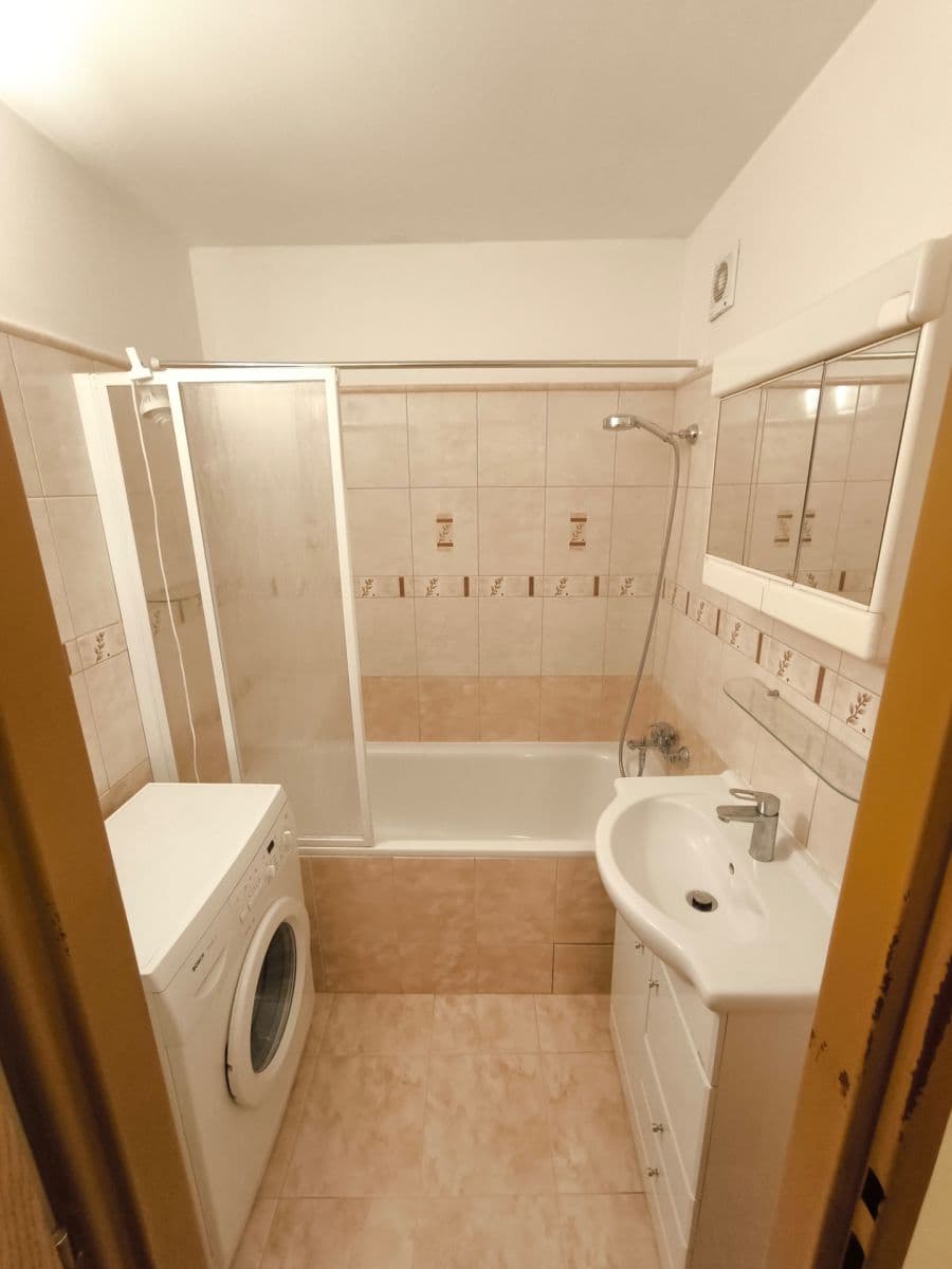 3 bedroom flat to rent, 68 m², Štichova, Prague, Prague 3 bedroom flat to rent, 68 m², Štichova, Prague, Prague