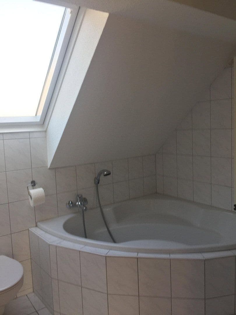 2 bedroom flat to rent, 95 m², Grünestraße 28, Wermelskirchen, North Rhine-Westphalia 2 bedroom flat to rent, 95 m², Grünestraße 28, Wermelskirchen, North Rhine-Westphalia