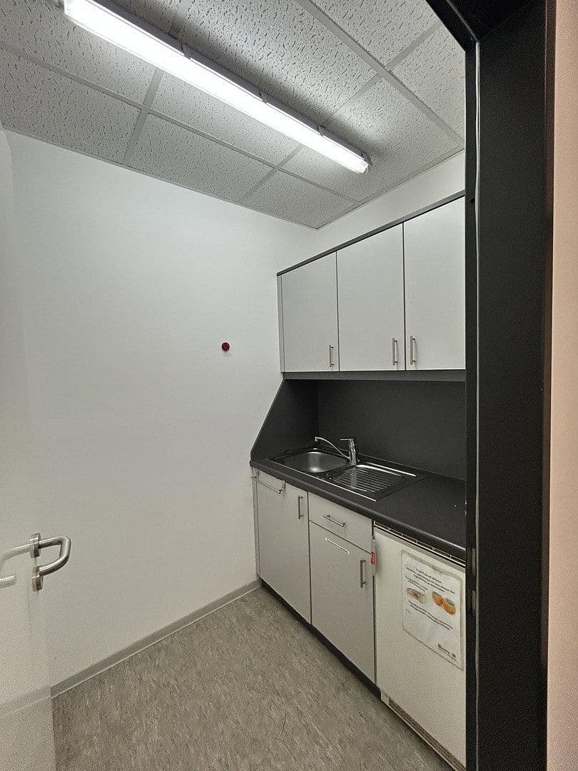 office to rent, 1,000 m², Emscherstr. 14, Gelsenkirchen, North Rhine-Westphalia office to rent, 1,000 m², Emscherstr. 14, Gelsenkirchen, North Rhine-Westphalia