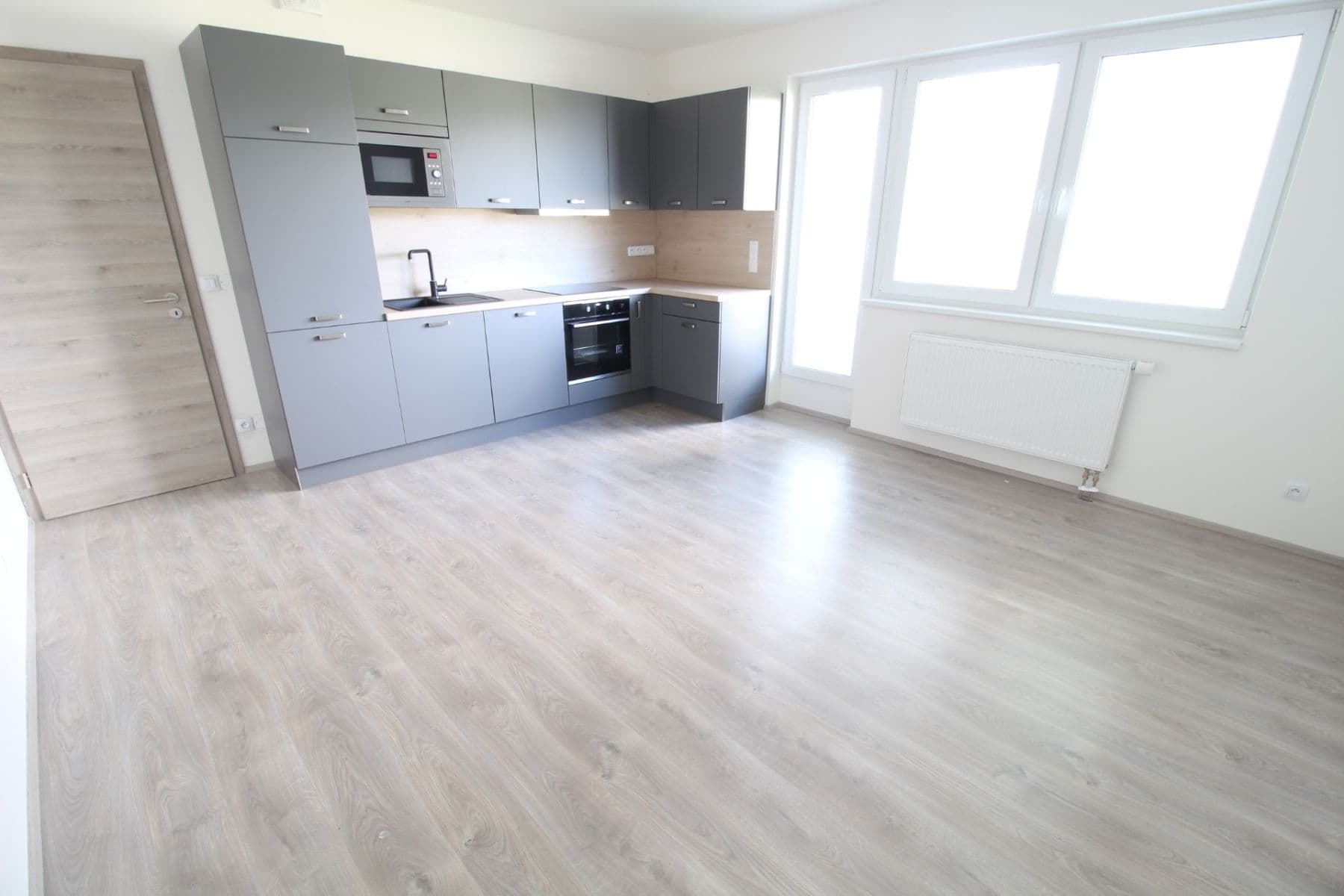 1 bedroom with open-plan kitchen flat to rent, 50 m², Hornoměcholupská, Prague, Prague 1 bedroom with open-plan kitchen flat to rent, 50 m², Hornoměcholupská, Prague, Prague