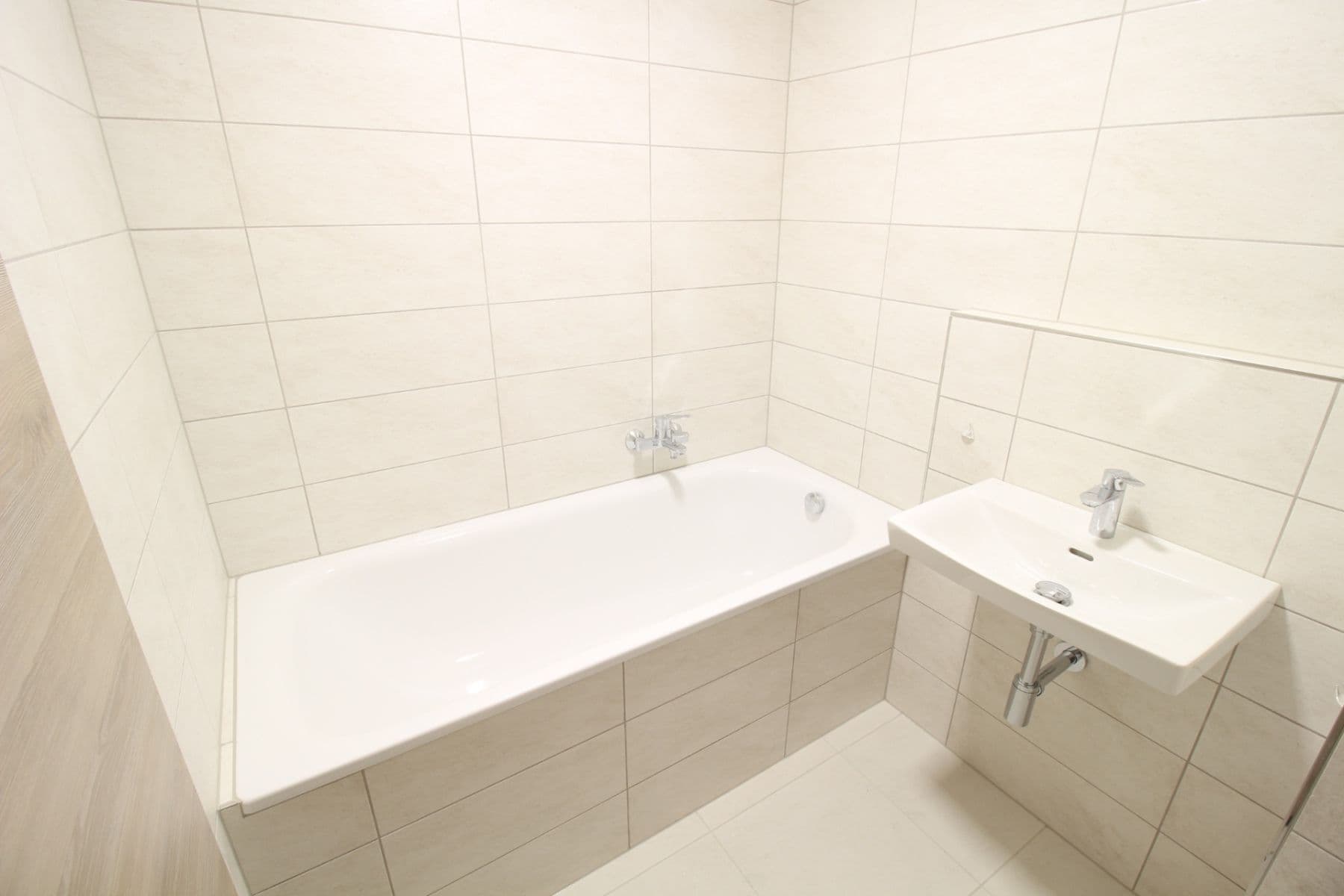 1 bedroom with open-plan kitchen flat to rent, 50 m², Hornoměcholupská, Prague, Prague 1 bedroom with open-plan kitchen flat to rent, 50 m², Hornoměcholupská, Prague, Prague