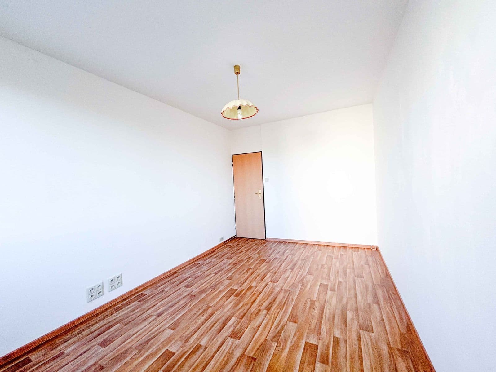 2 bedroom with open-plan kitchen flat to rent, 72 m², Hlivická, Prague, Prague 2 bedroom with open-plan kitchen flat to rent, 72 m², Hlivická, Prague, Prague