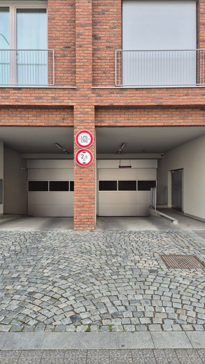 garage to rent, 15 m², Křižíkova, Prague, Prague garage to rent, 15 m², Křižíkova, Prague, Prague