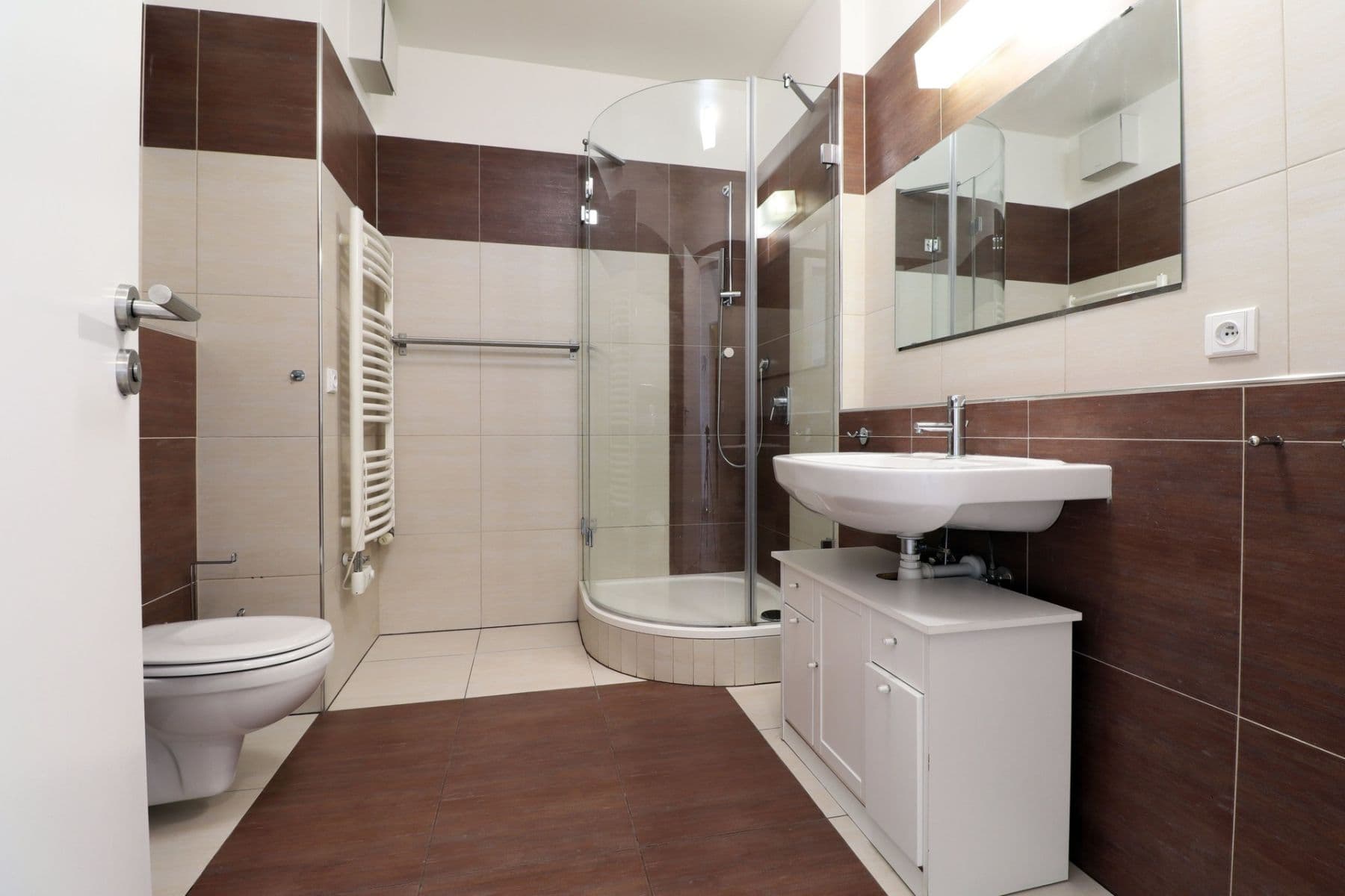 1 bedroom with open-plan kitchen flat to rent, 68 m², Edisonova, Prague, Prague 1 bedroom with open-plan kitchen flat to rent, 68 m², Edisonova, Prague, Prague