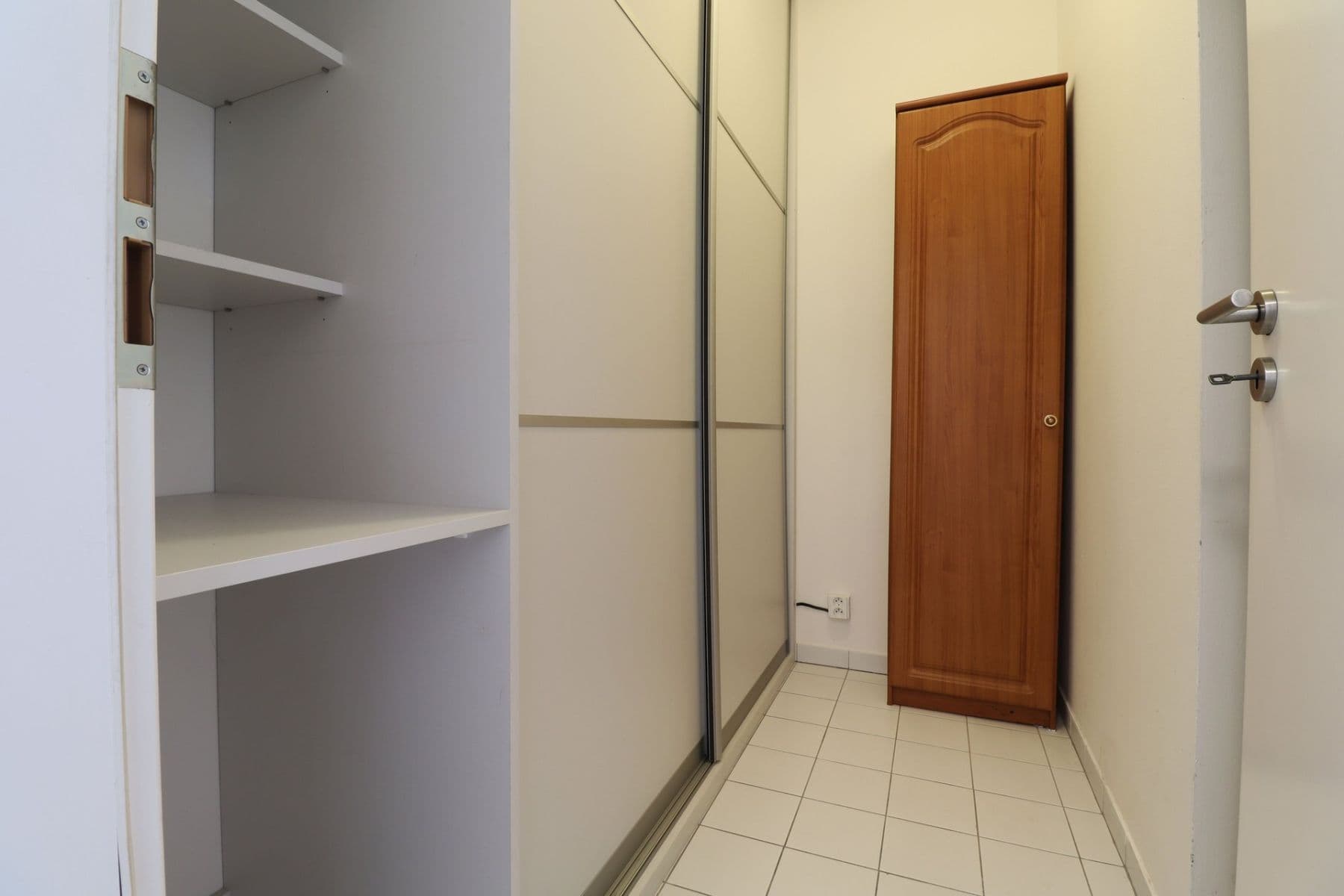 1 bedroom with open-plan kitchen flat to rent, 68 m², Edisonova, Prague, Prague 1 bedroom with open-plan kitchen flat to rent, 68 m², Edisonova, Prague, Prague