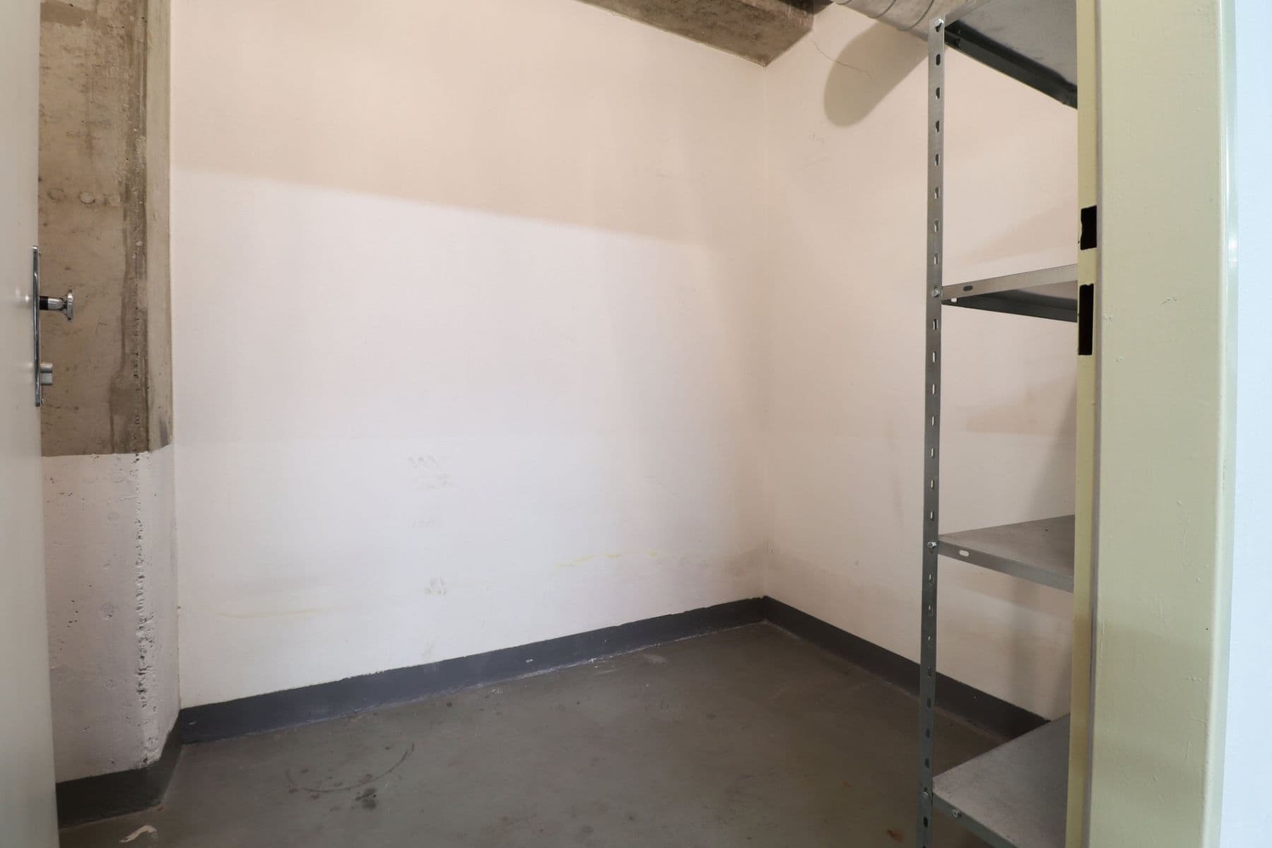 1 bedroom with open-plan kitchen flat to rent, 68 m², Edisonova, Prague, Prague 1 bedroom with open-plan kitchen flat to rent, 68 m², Edisonova, Prague, Prague