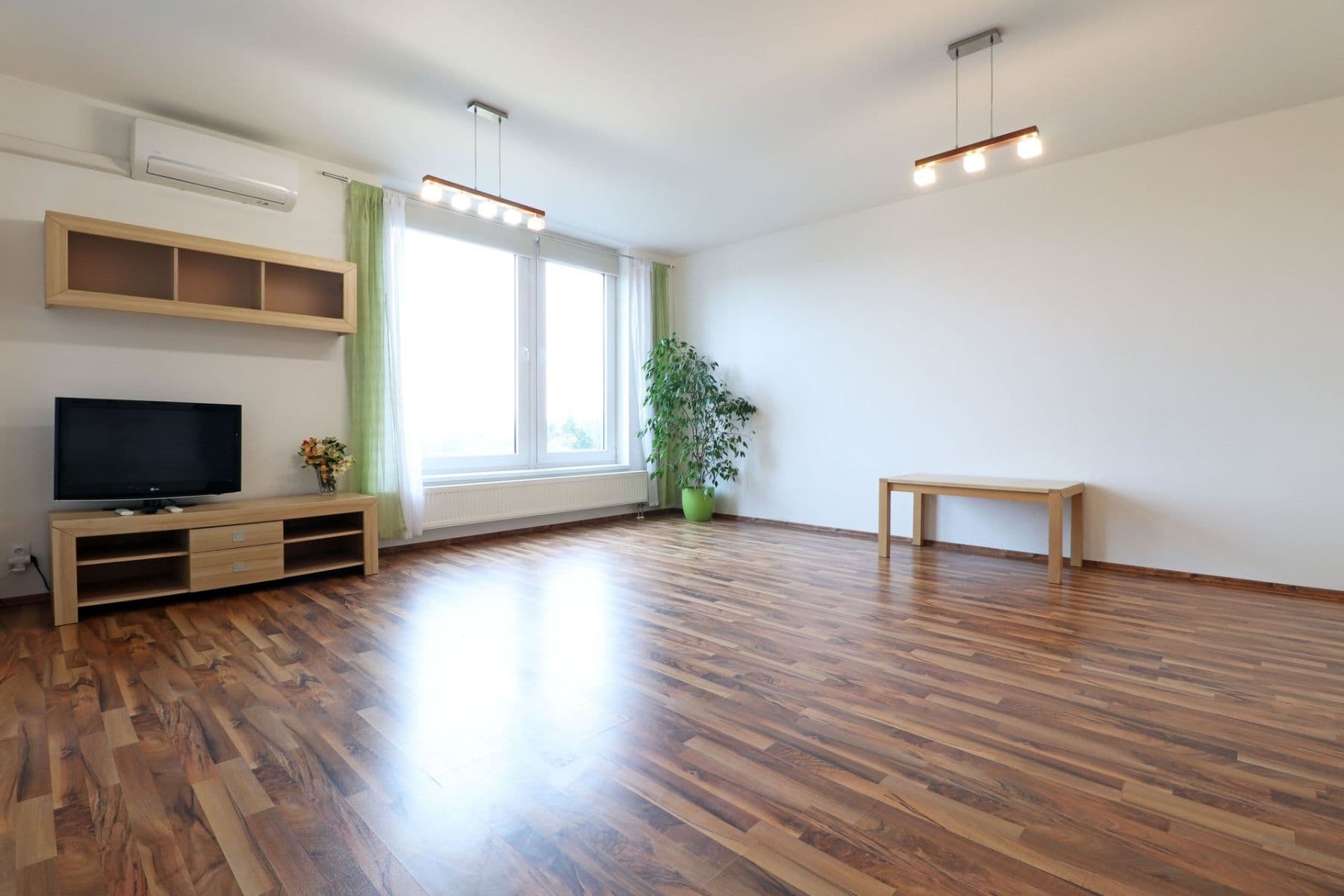1 bedroom with open-plan kitchen flat to rent, 68 m², Edisonova, Prague, Prague 1 bedroom with open-plan kitchen flat to rent, 68 m², Edisonova, Prague, Prague