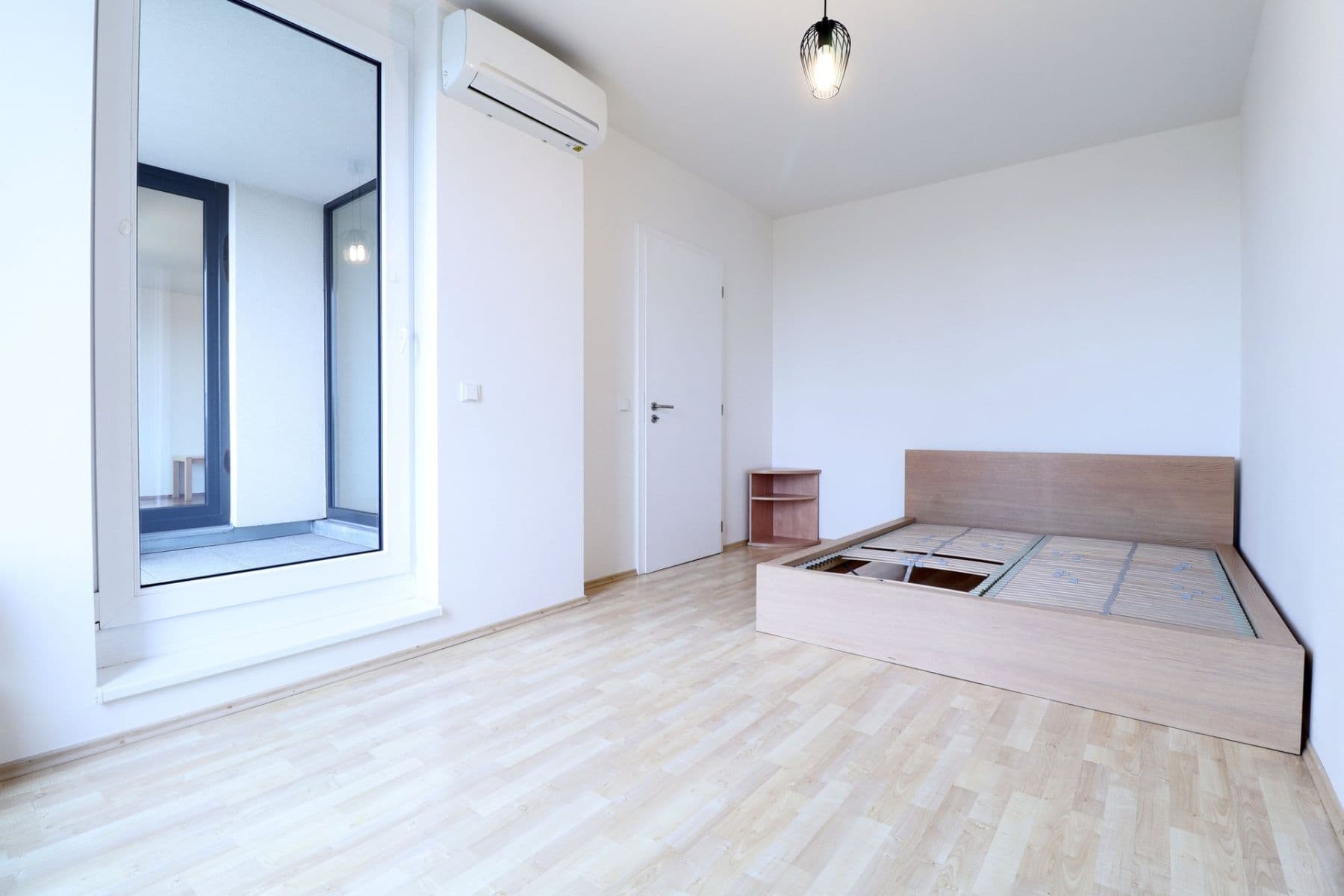 1 bedroom with open-plan kitchen flat to rent, 68 m², Edisonova, Prague, Prague 1 bedroom with open-plan kitchen flat to rent, 68 m², Edisonova, Prague, Prague