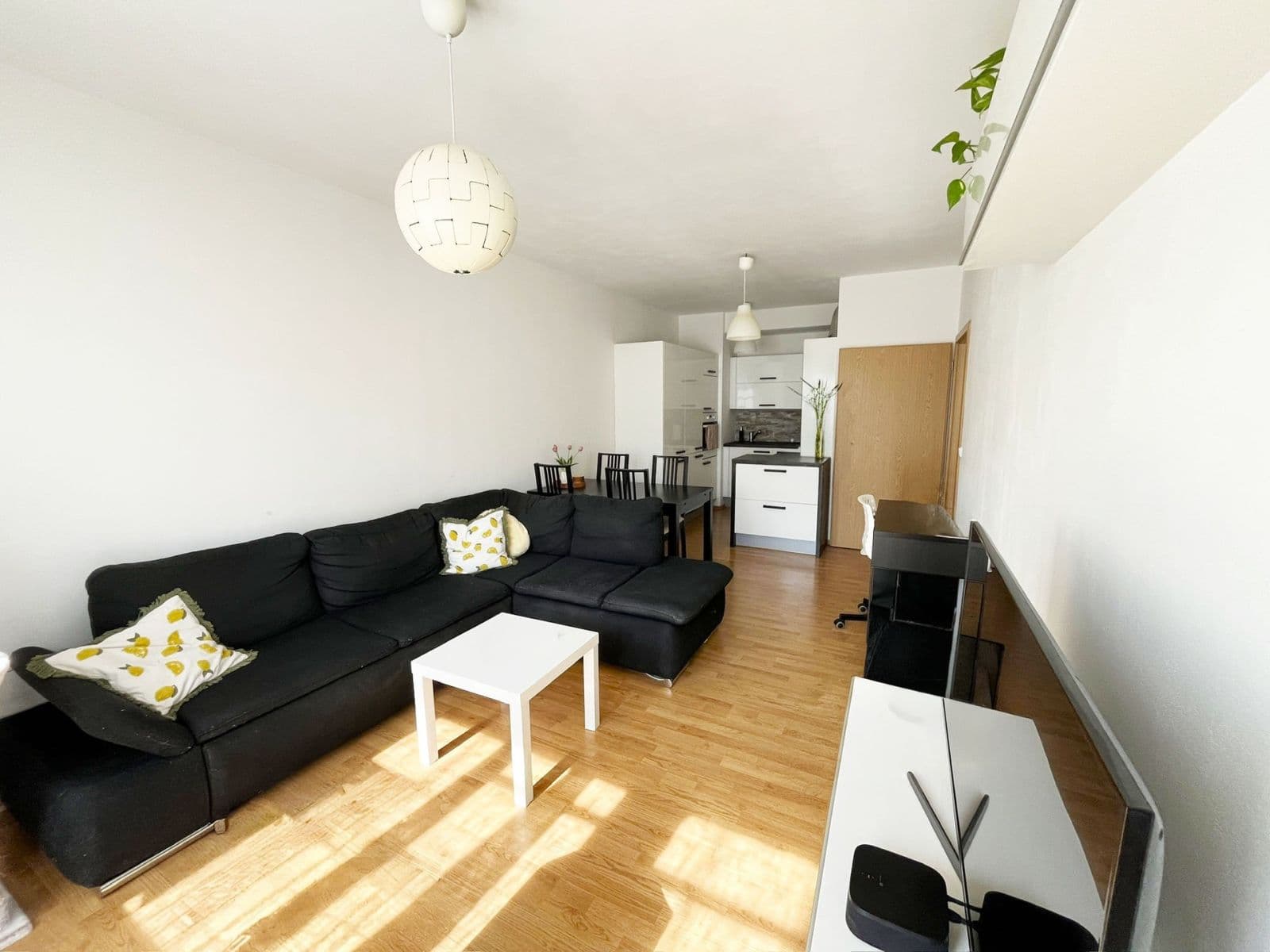 1 bedroom with open-plan kitchen flat to rent, 47 m², Rychtáře Petříka, Prague, Prague 1 bedroom with open-plan kitchen flat to rent, 47 m², Rychtáře Petříka, Prague, Prague