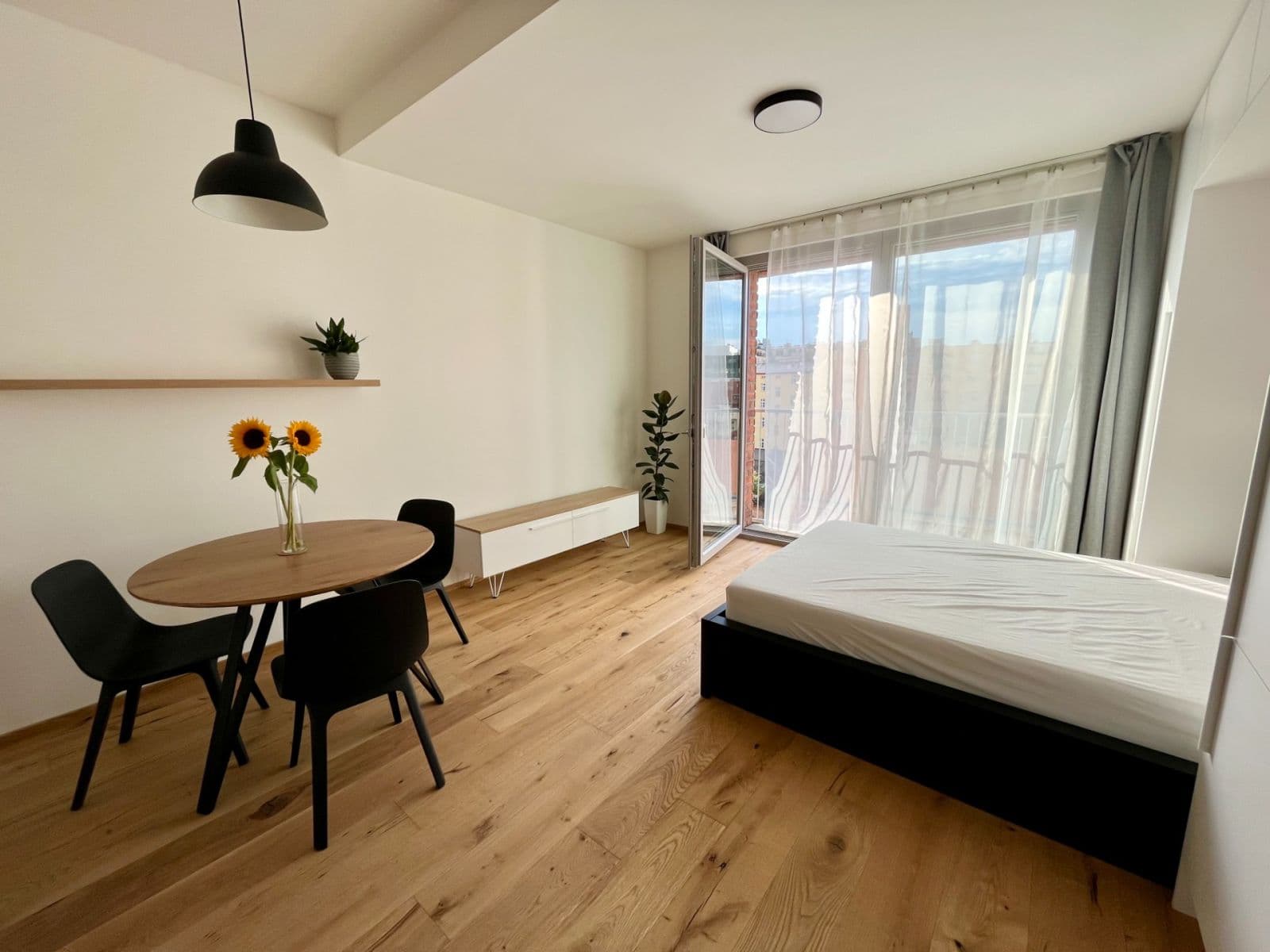 Studio flat to rent, 33 m², Křižíkova, Prague, Prague Studio flat to rent, 33 m², Křižíkova, Prague, Prague