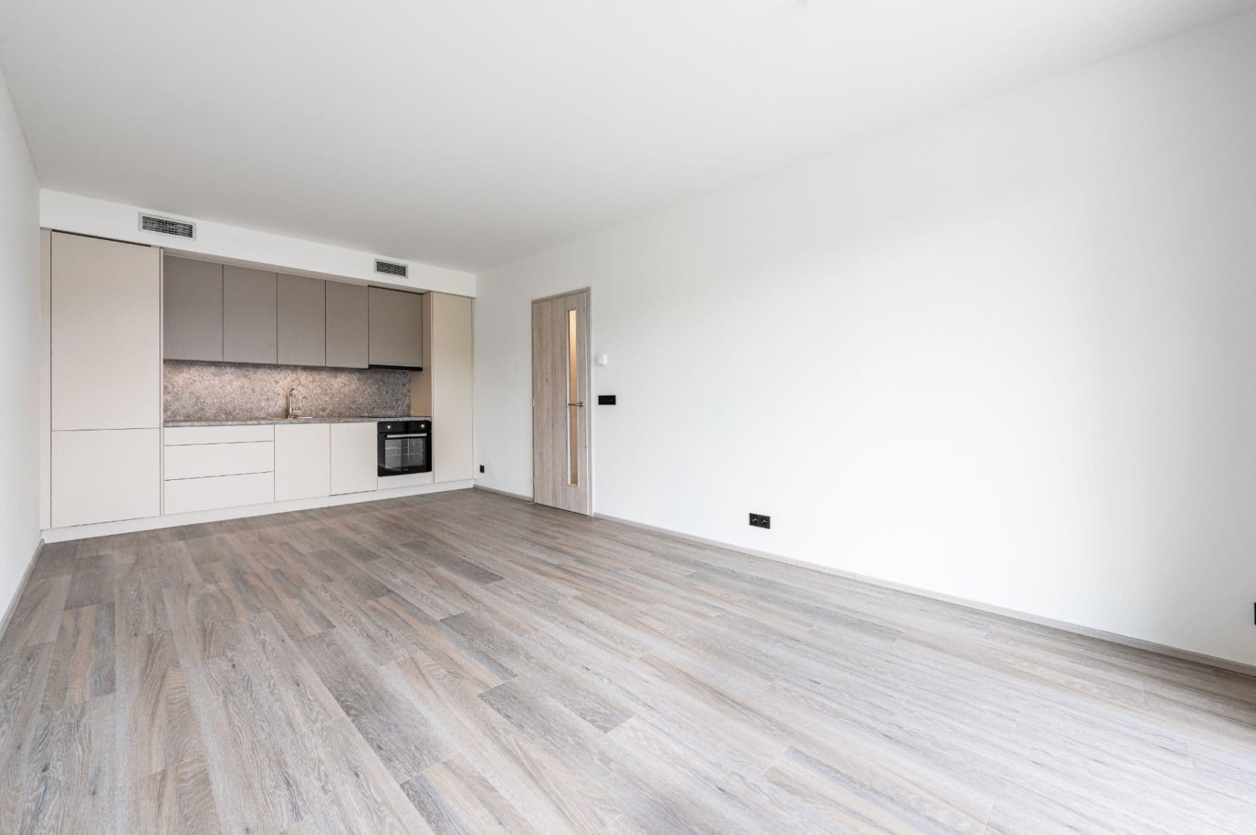1 bedroom with open-plan kitchen flat to rent, 53 m², Na Zlíchově, Prague, Prague 1 bedroom with open-plan kitchen flat to rent, 53 m², Na Zlíchově, Prague, Prague