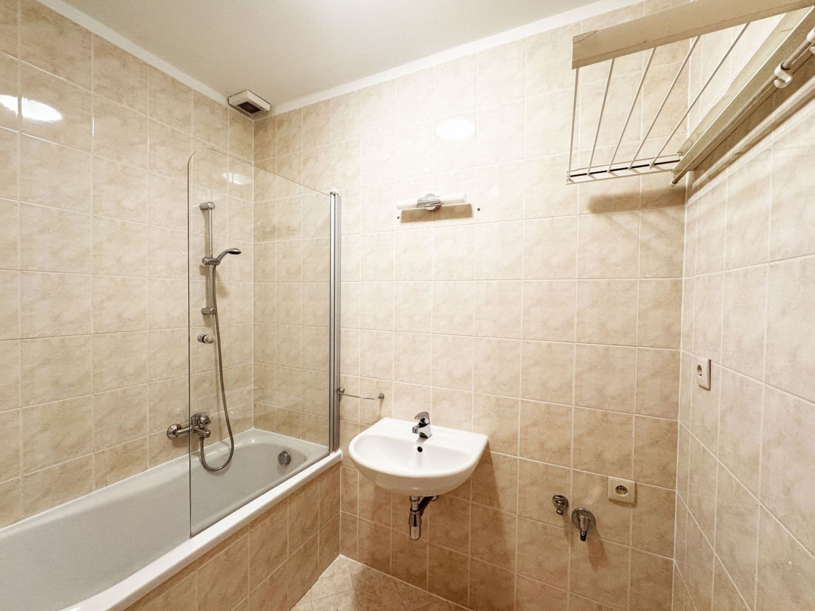 2 bedroom with open-plan kitchen flat to rent, 80 m², Libušská, Prague, Prague 2 bedroom with open-plan kitchen flat to rent, 80 m², Libušská, Prague, Prague