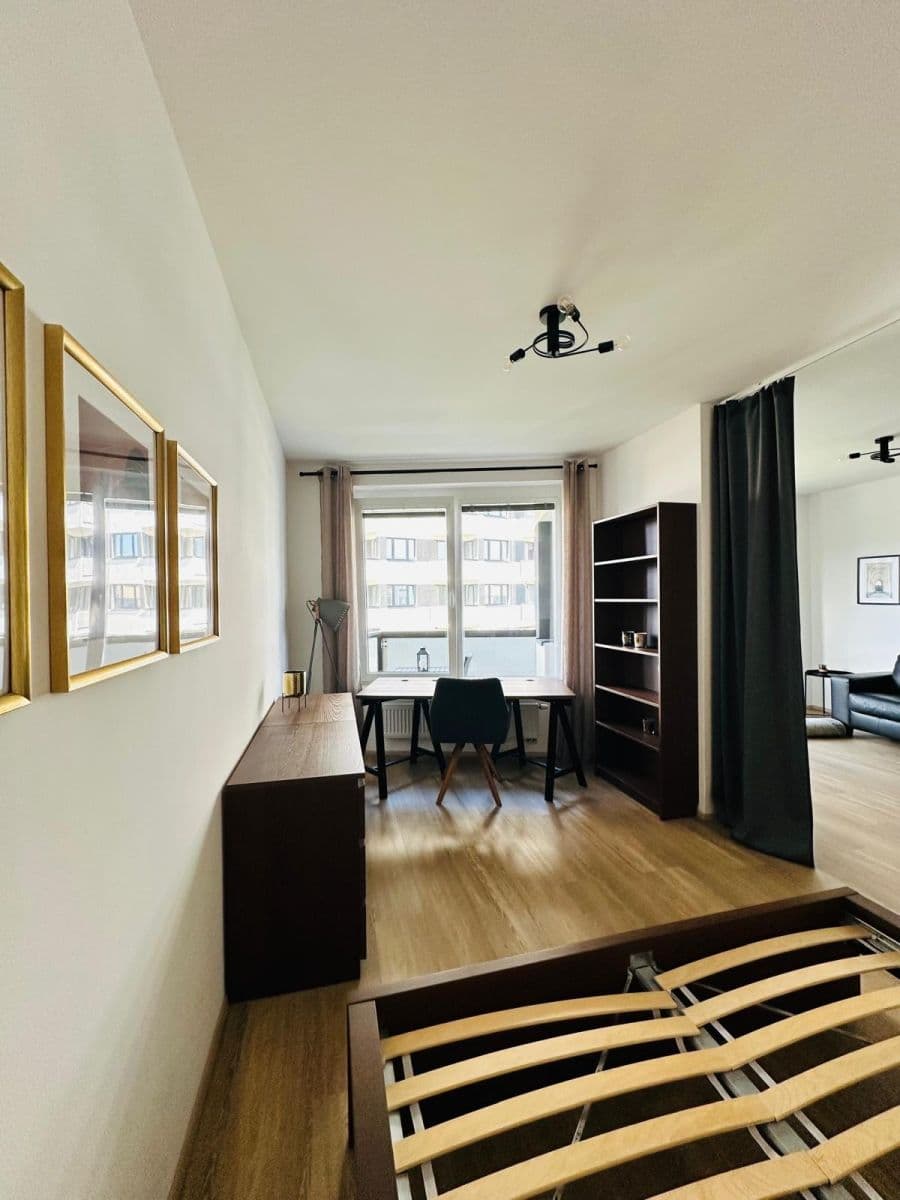 1 bedroom with open-plan kitchen flat to rent, 58 m², Makedonská, Prague, Prague 1 bedroom with open-plan kitchen flat to rent, 58 m², Makedonská, Prague, Prague