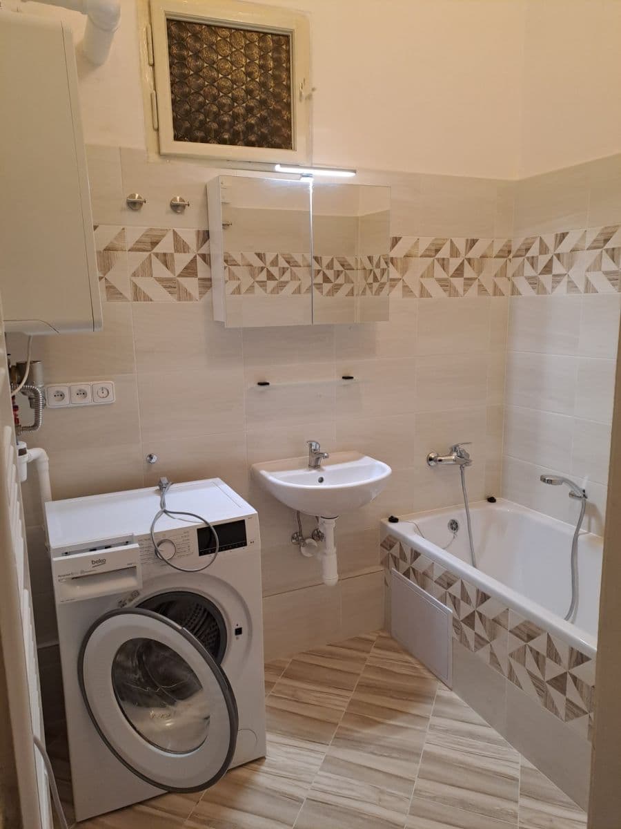 3 bedroom flat to rent, 110 m², Kafkova, Prague, Prague 3 bedroom flat to rent, 110 m², Kafkova, Prague, Prague