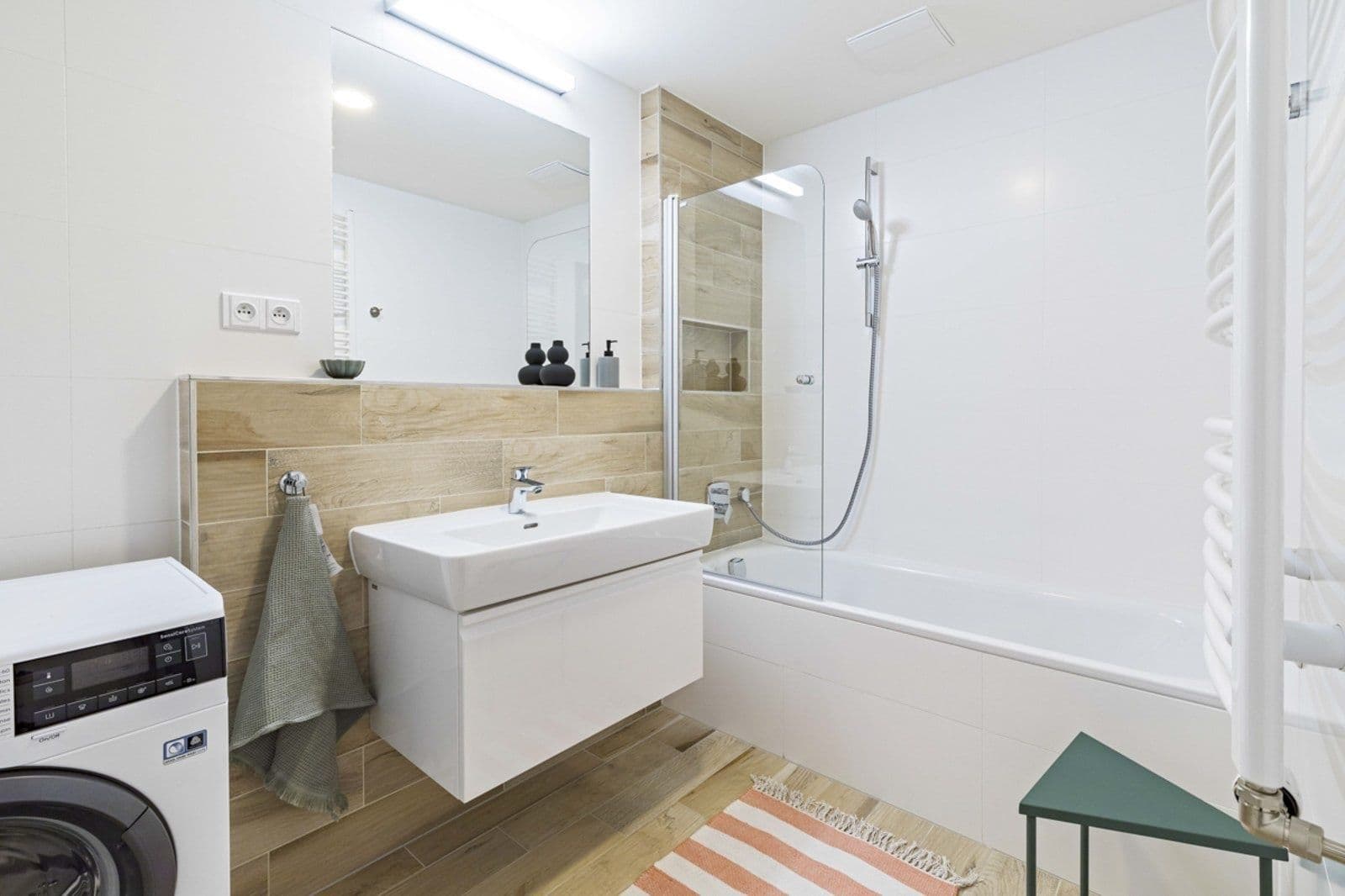 2 bedroom with open-plan kitchen flat to rent, 84 m², U Pergamenky, Prague, Prague 2 bedroom with open-plan kitchen flat to rent, 84 m², U Pergamenky, Prague, Prague