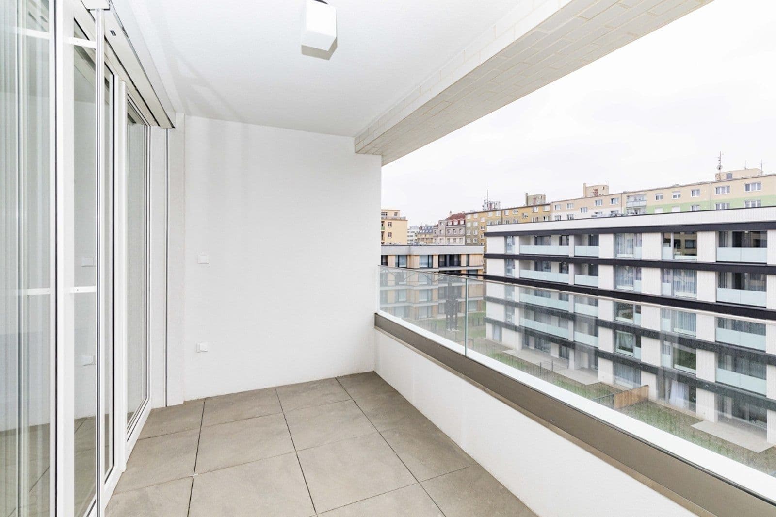 2 bedroom with open-plan kitchen flat to rent, 84 m², U Pergamenky, Prague, Prague 2 bedroom with open-plan kitchen flat to rent, 84 m², U Pergamenky, Prague, Prague