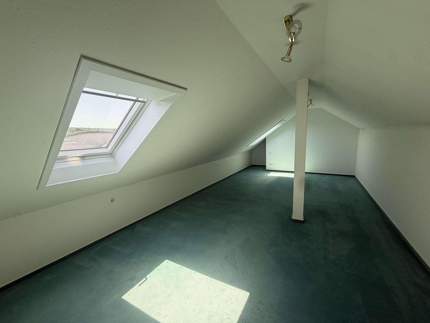 Studio flat to rent, 46 m², Birkenstraße 23, Niefern-Öschelbronn, Baden-Württemberg Studio flat to rent, 46 m², Birkenstraße 23, Niefern-Öschelbronn, Baden-Württemberg