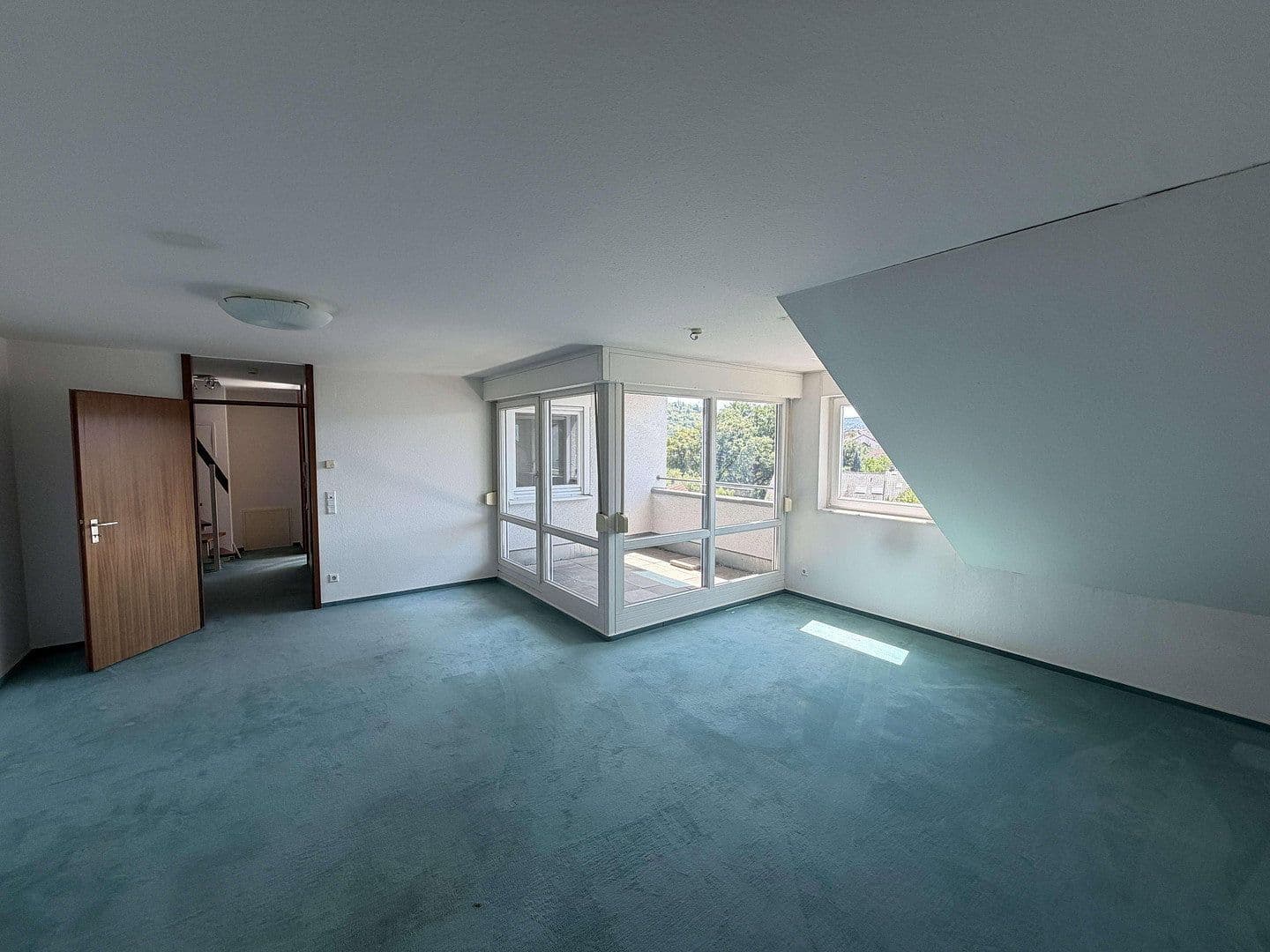 Studio flat to rent, 46 m², Birkenstraße 23, Niefern-Öschelbronn, Baden-Württemberg Studio flat to rent, 46 m², Birkenstraße 23, Niefern-Öschelbronn, Baden-Württemberg